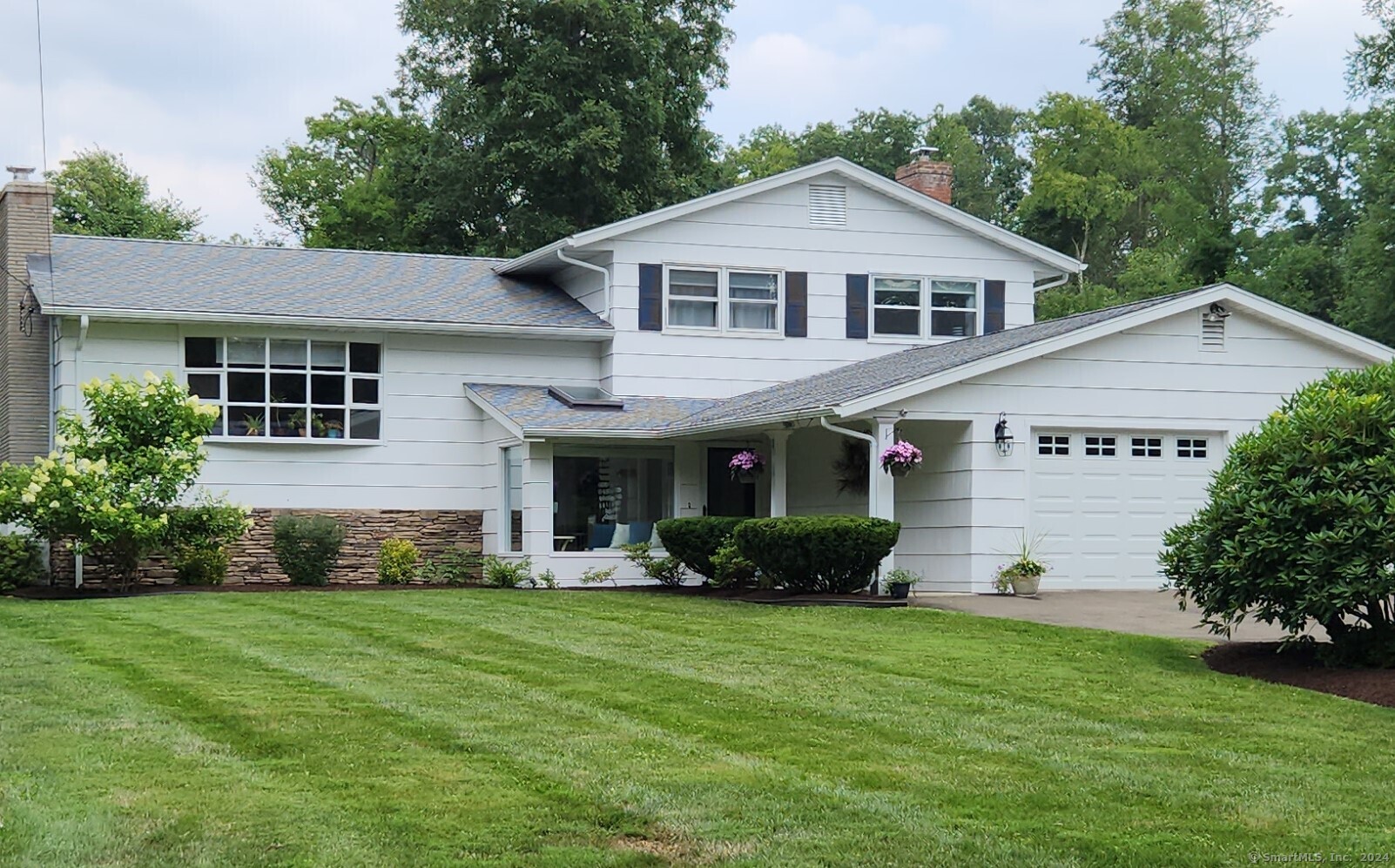 Photo 1 of 31 of 40 Wagner Drive house