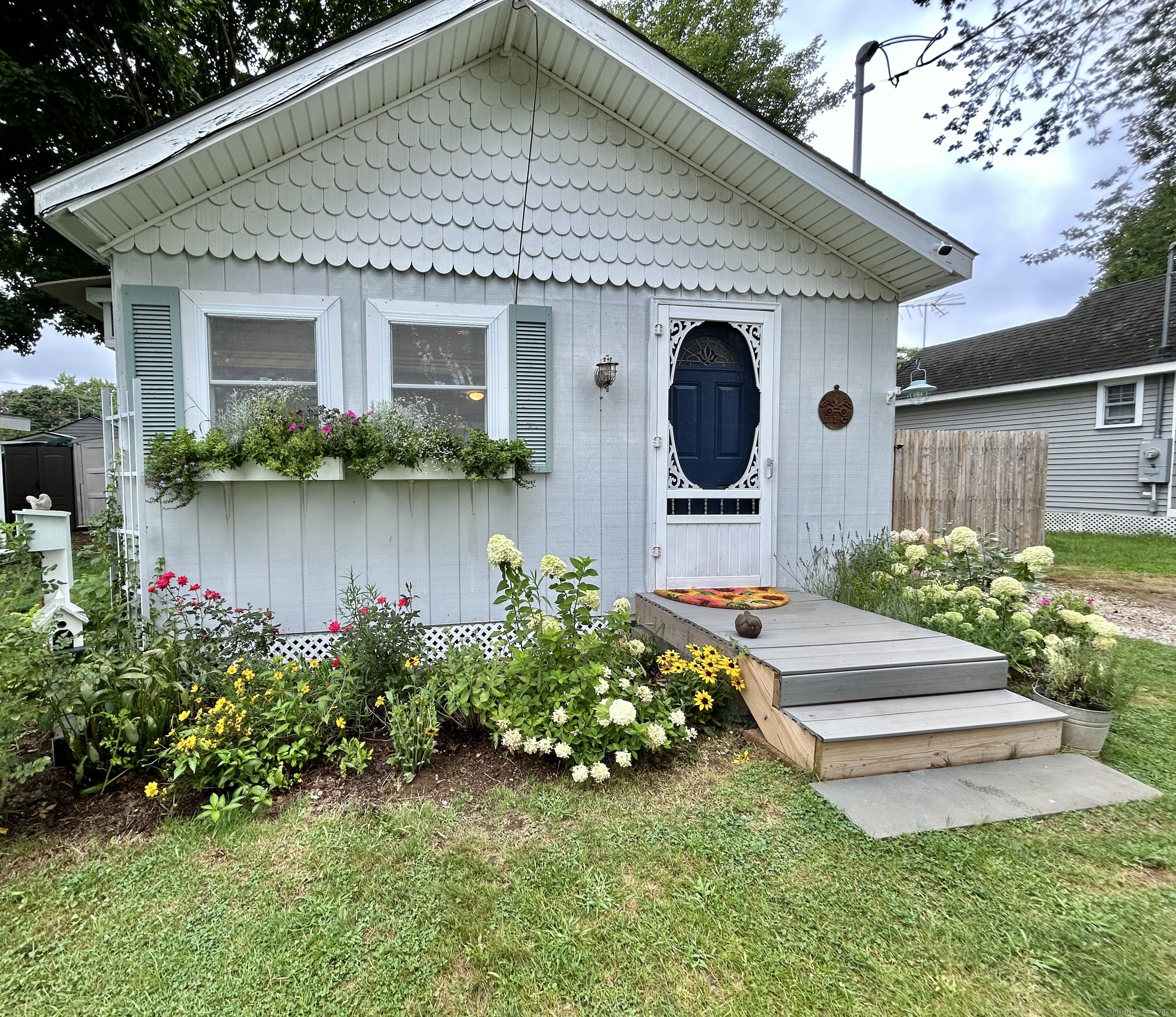 Photo 5 of 40 of 28 1st Street house