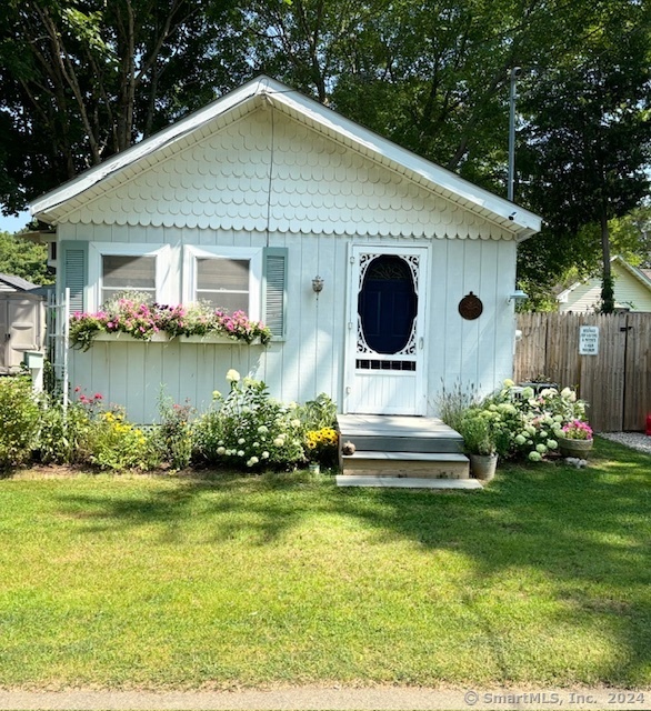 Photo 6 of 40 of 28 1st Street house