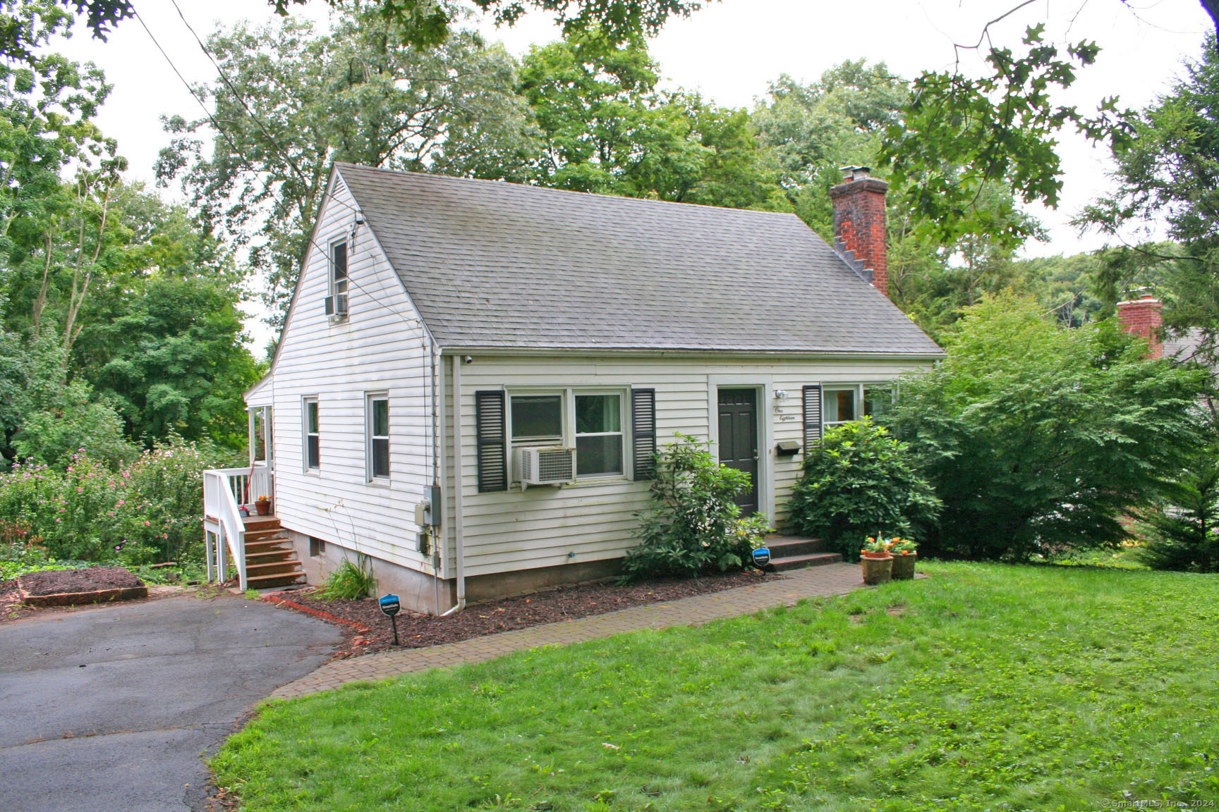 Photo 1 of 24 of 118 Greenwood Drive house