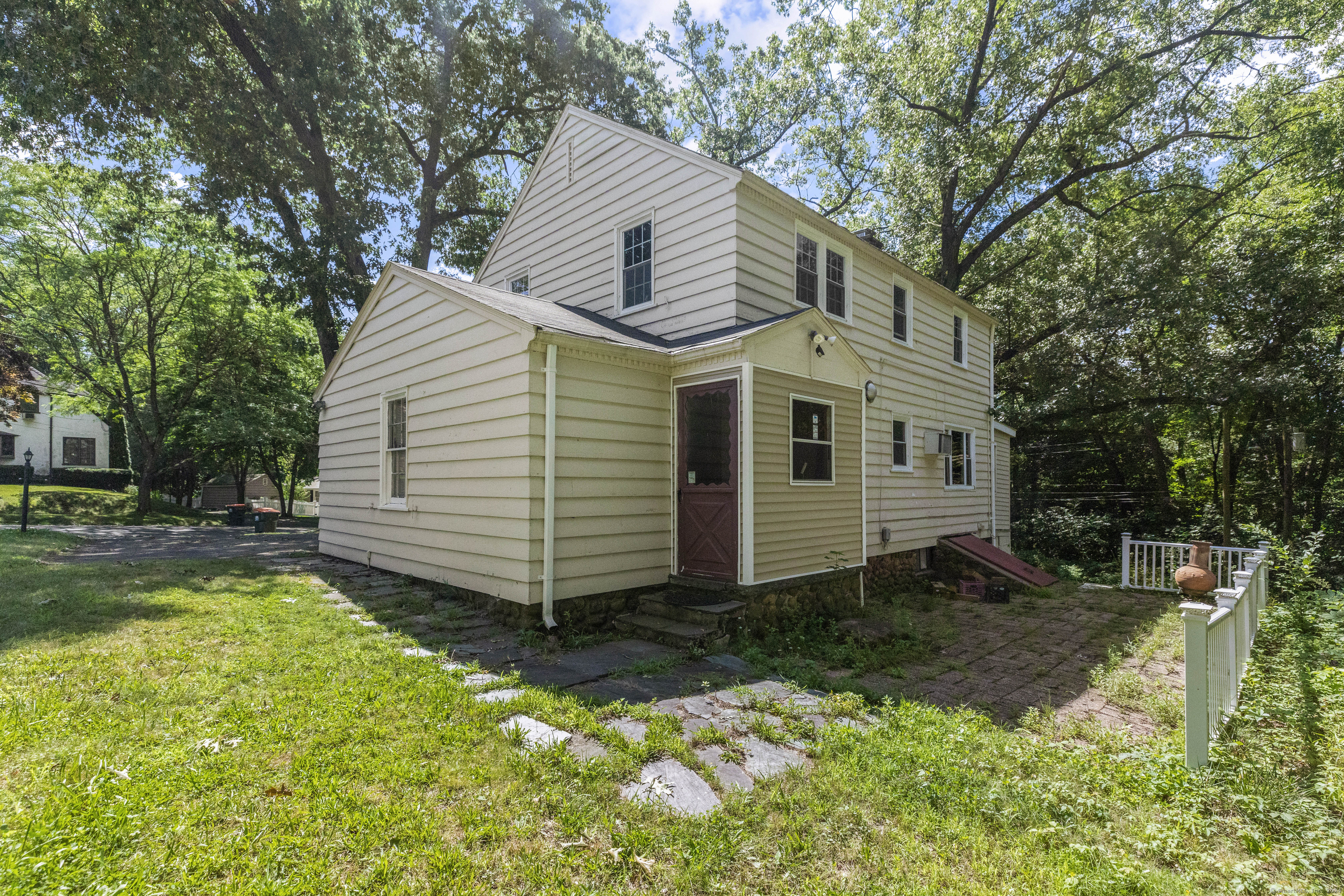 Photo 23 of 27 of 175 Lambert Avenue house