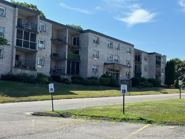 Photo 3 of 14 of 300 MEADOWSIDE Road APT 206 condo