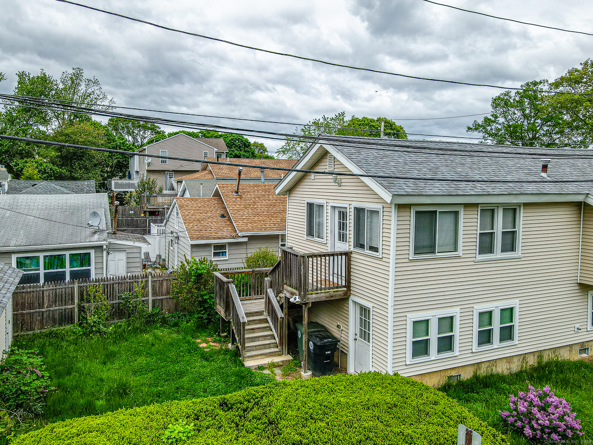 Photo 4 of 22 of 2 East Avenue house