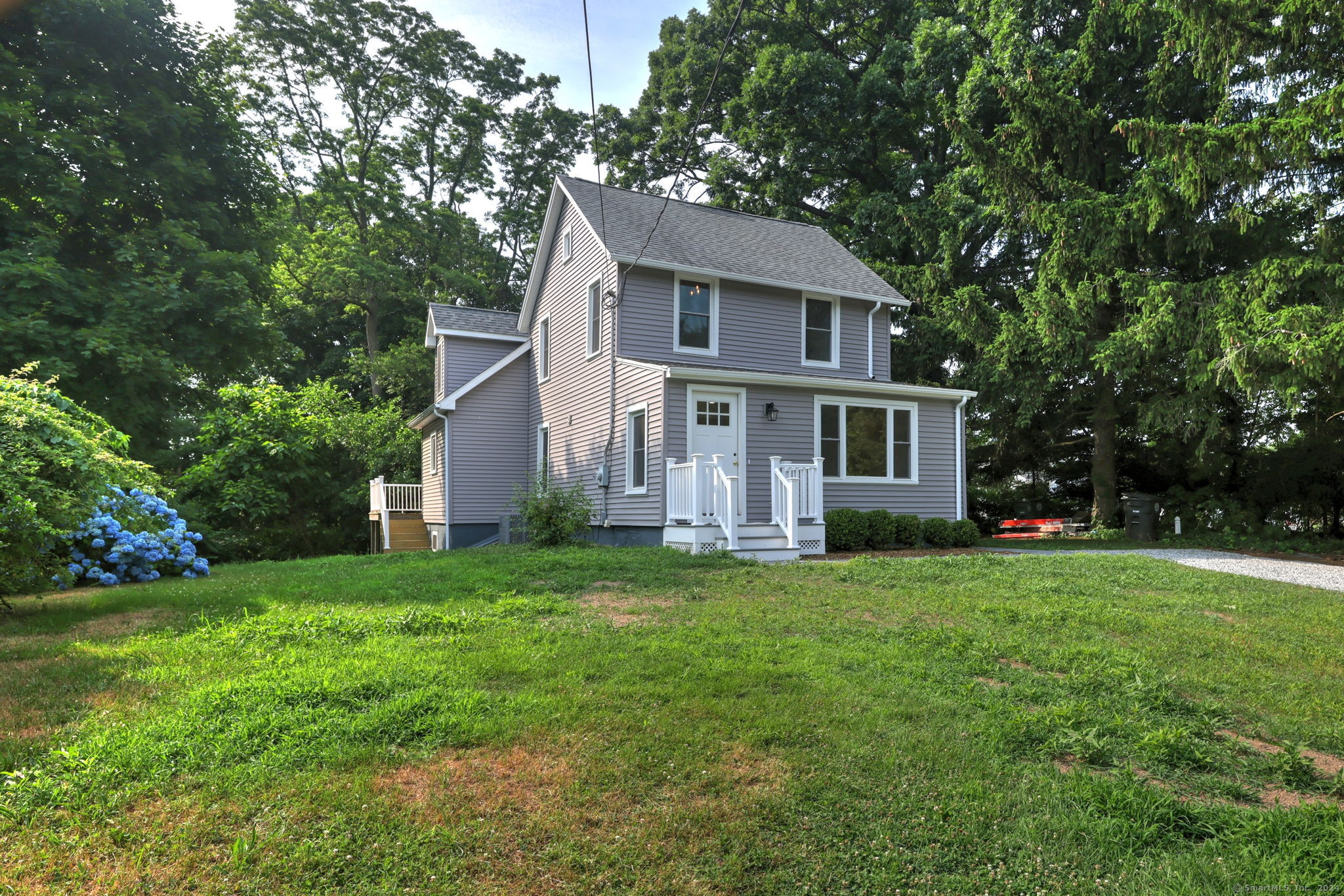 Photo 2 of 40 of 964 Naugatuck Avenue house