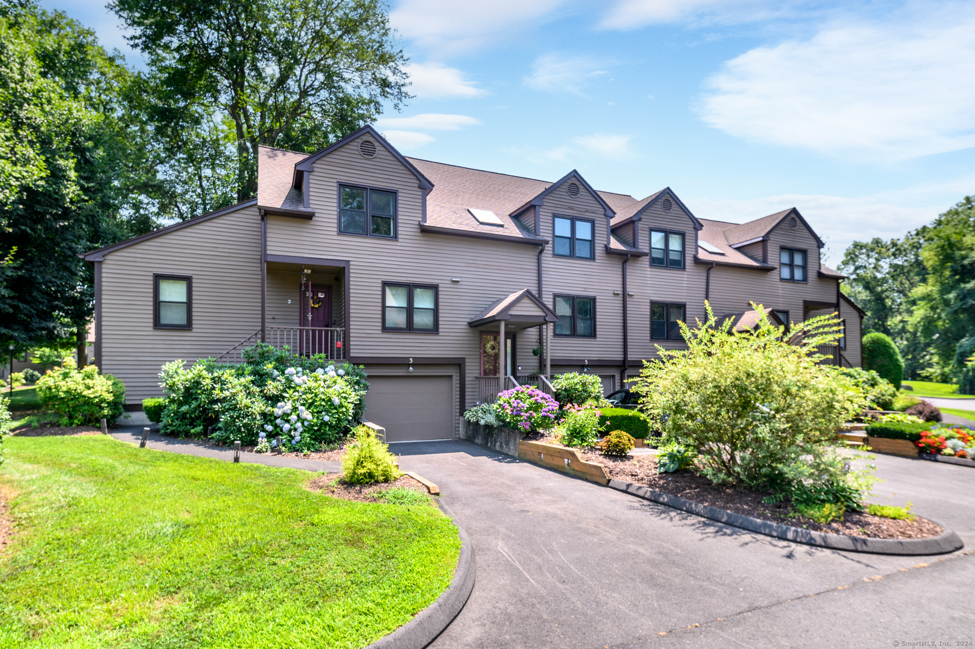 Photo 1 of 28 of 3 Rolling Ridge Road 3 townhome