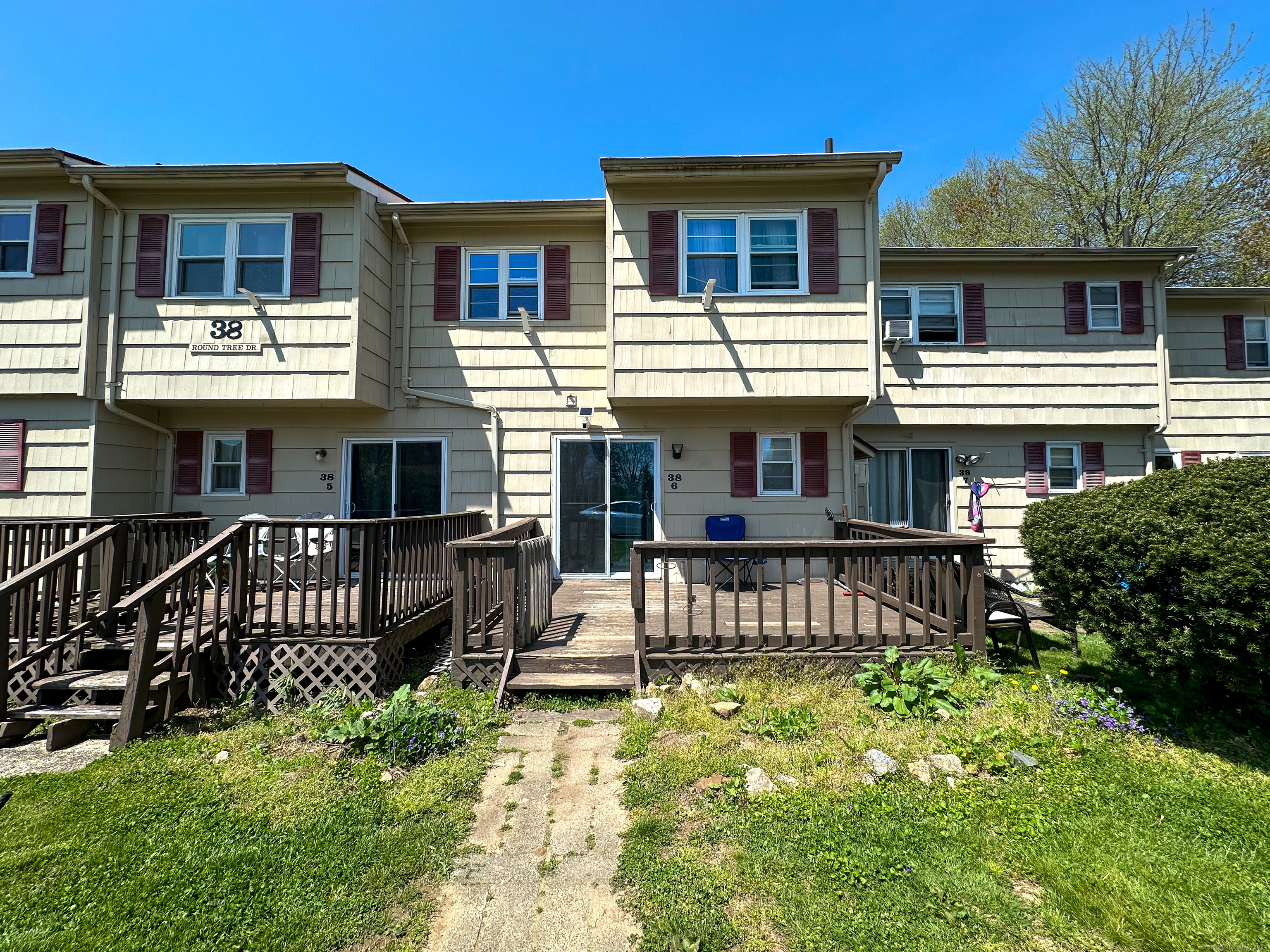 Photo 1 of 1 of 38 Round Tree Drive 6 townhome