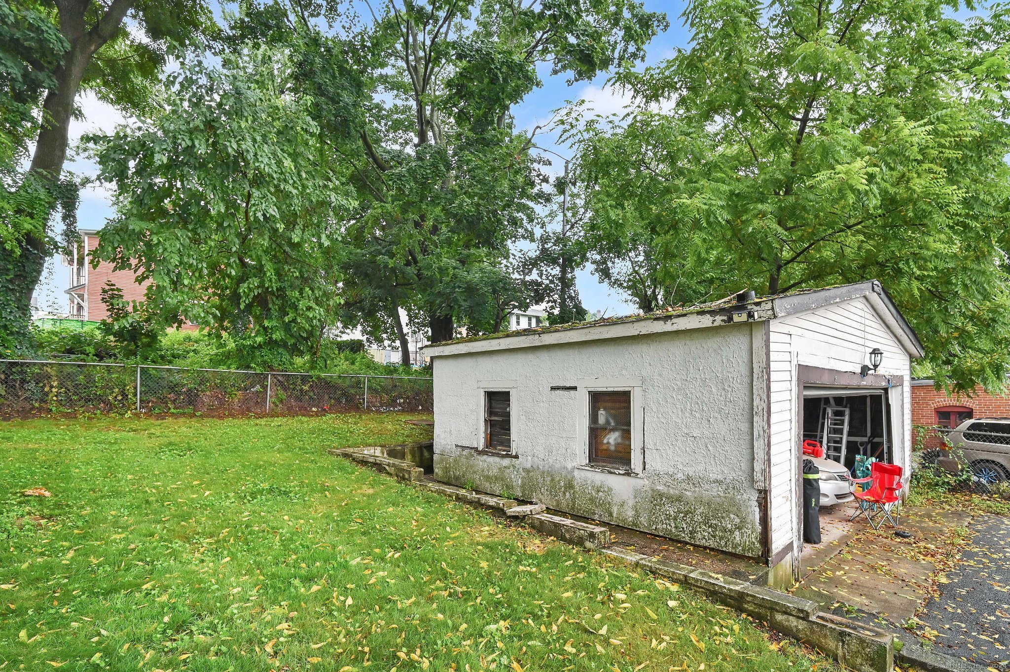 Photo 14 of 16 of 457 Columbus Boulevard house