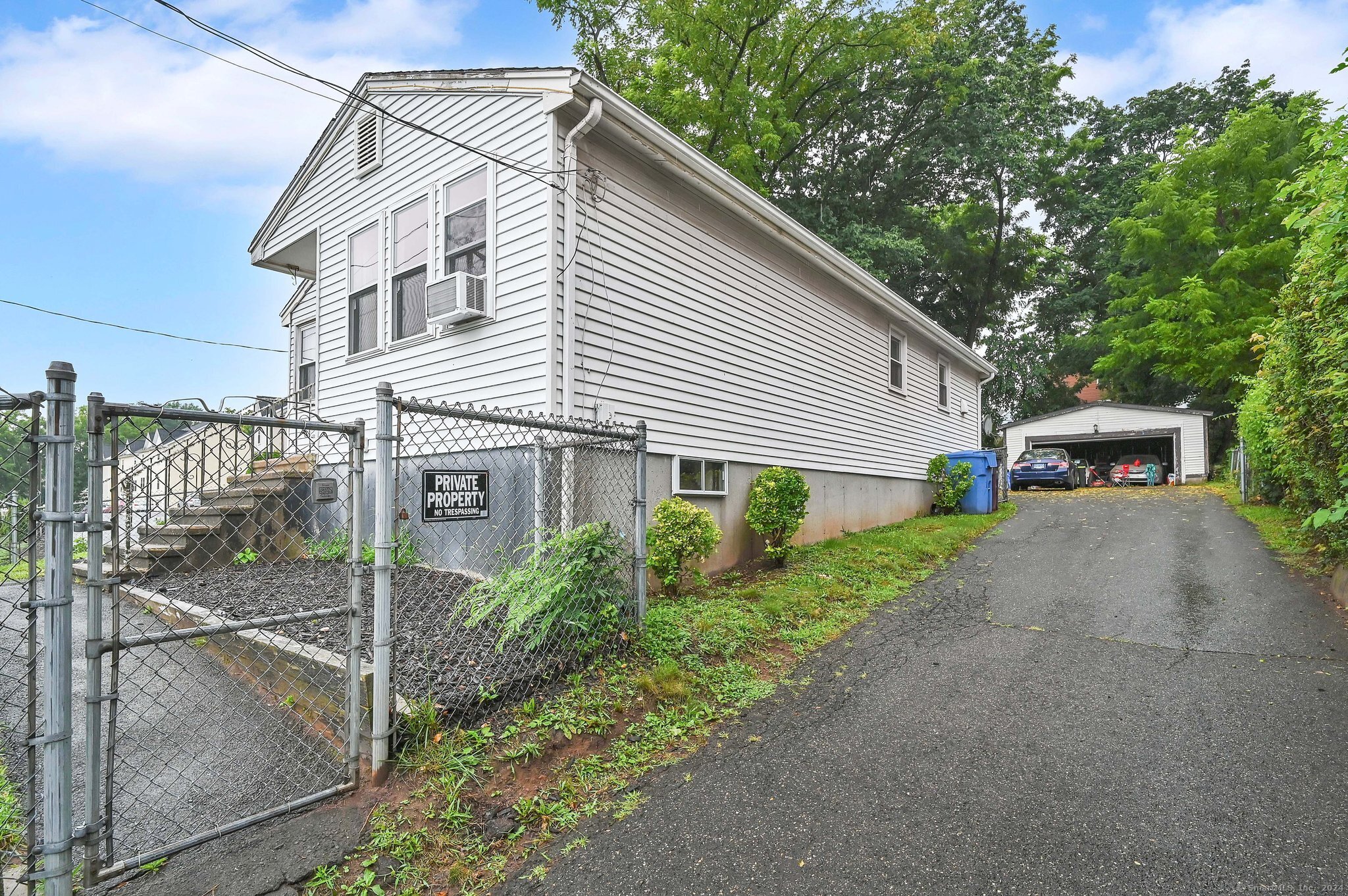 Photo 16 of 16 of 457 Columbus Boulevard house