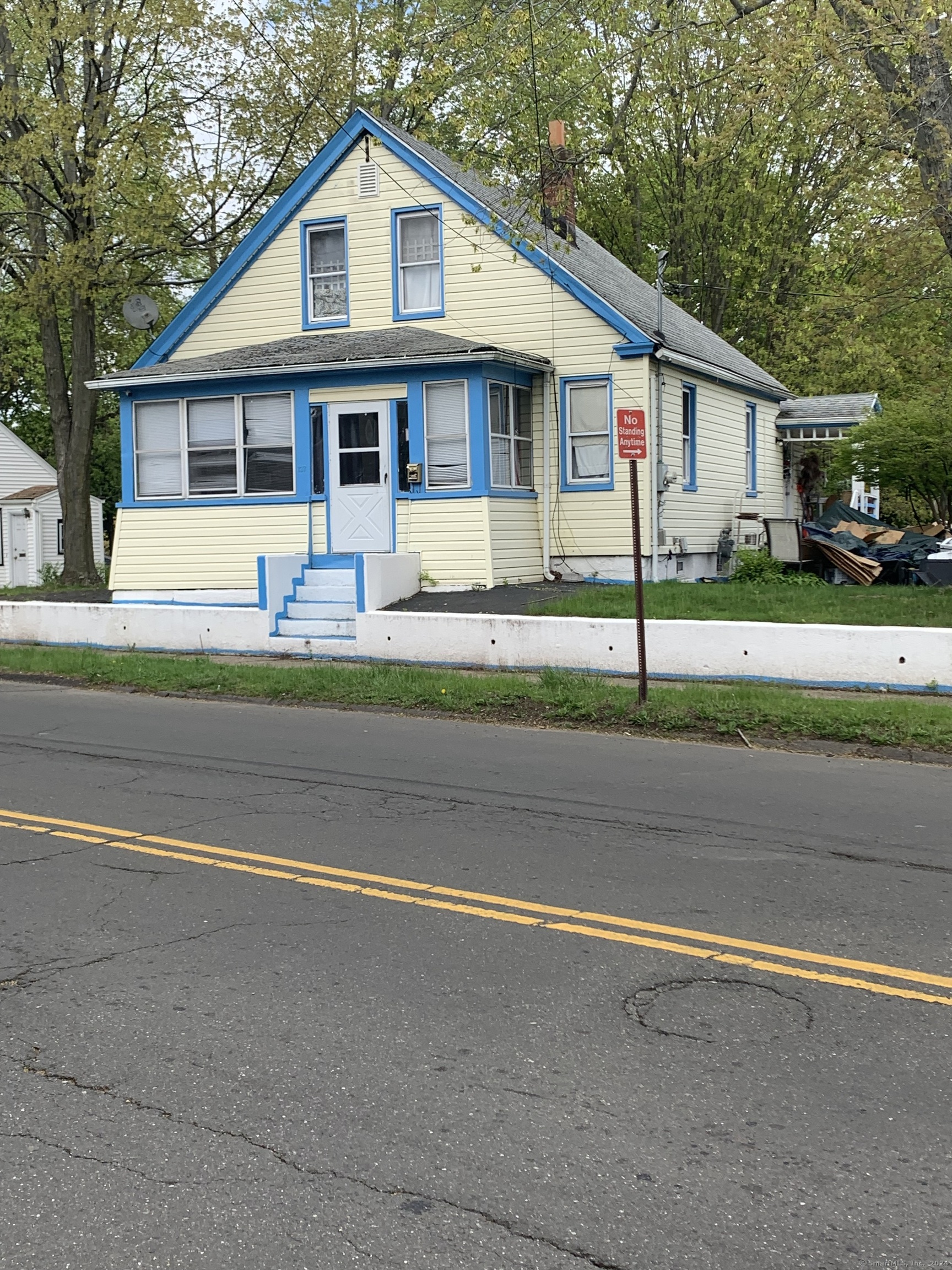 Photo 1 of 11 of 137 Eastern Street house