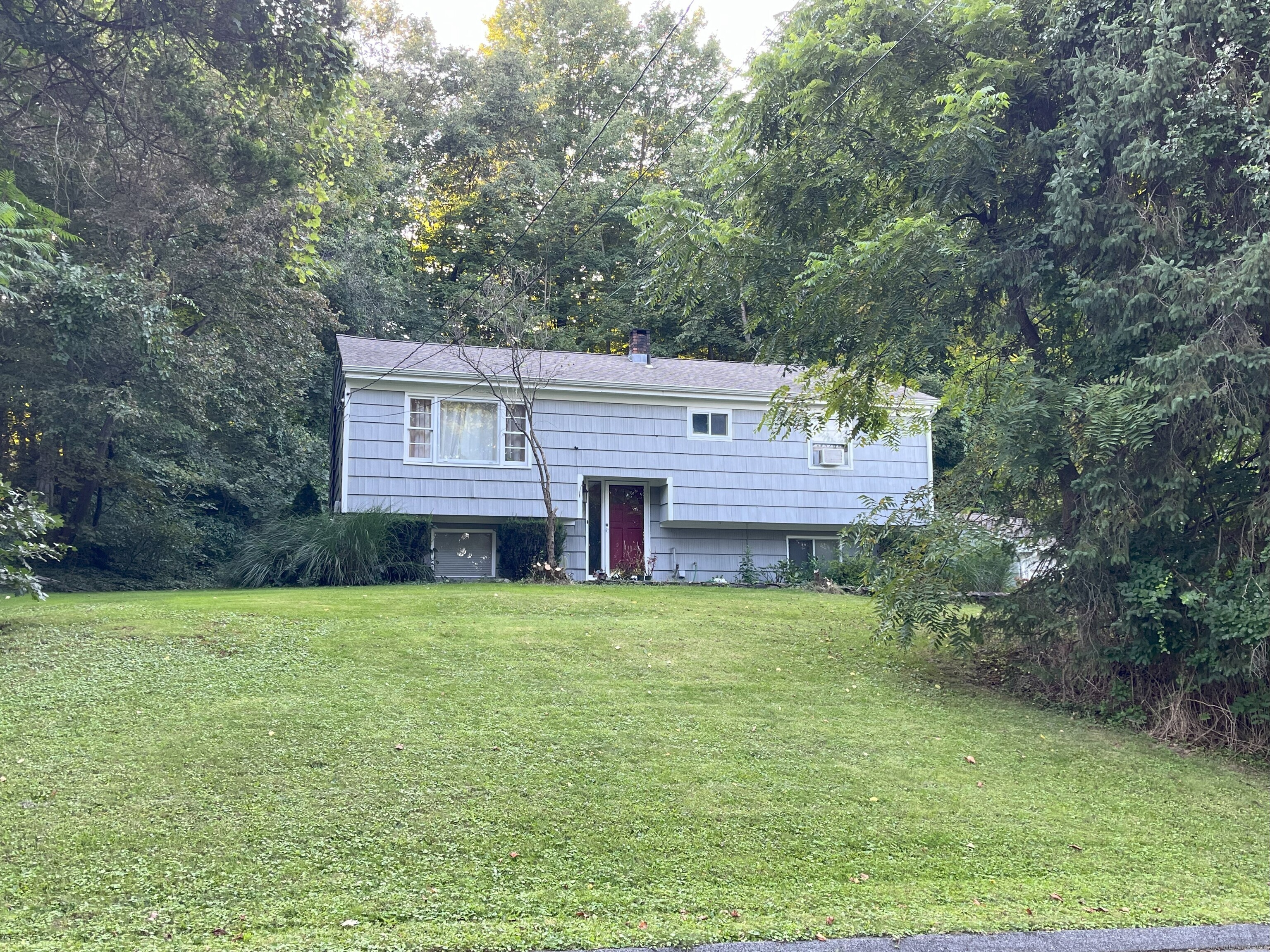 Photo 2 of 36 of 40 Overlook Drive house