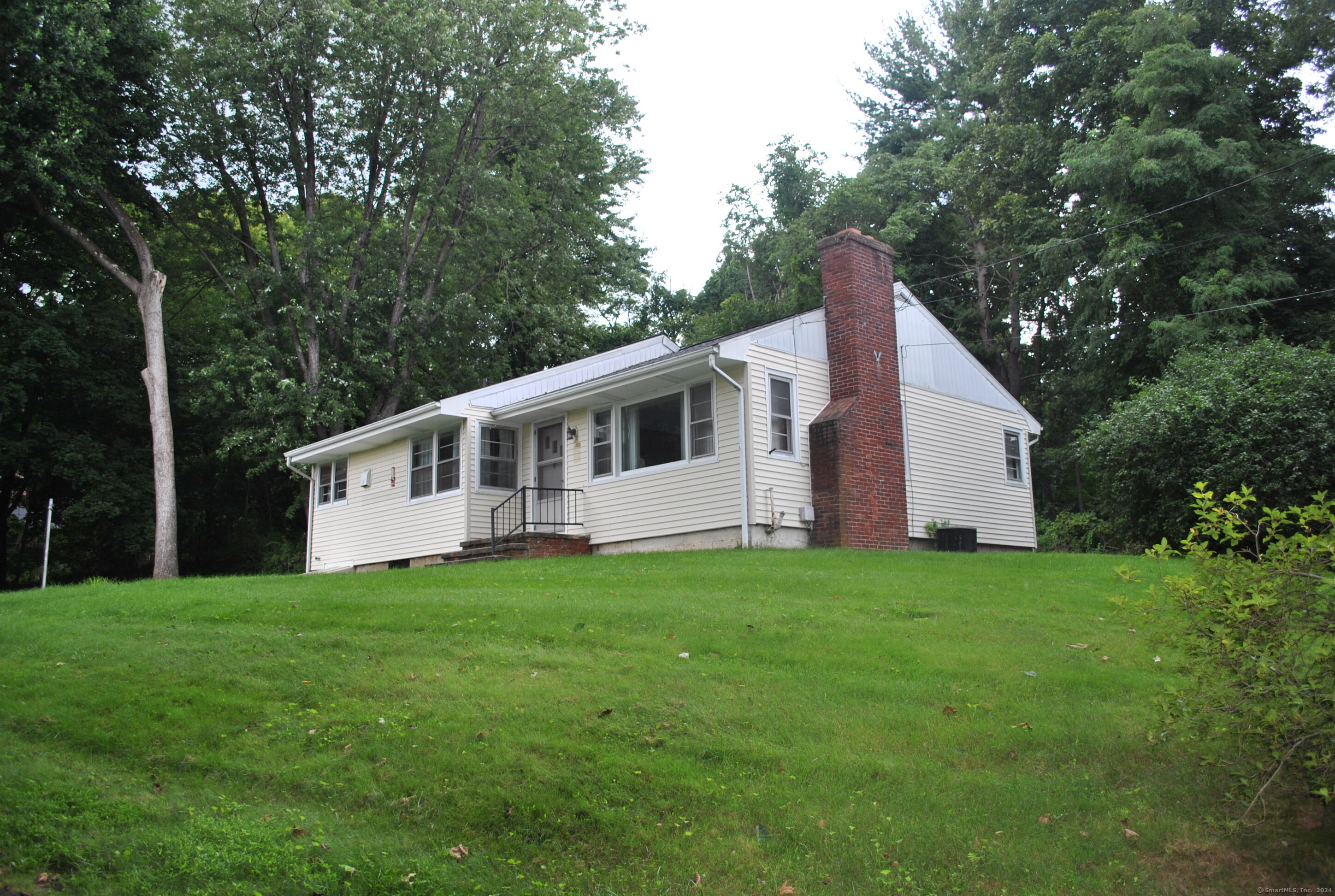 Photo 4 of 22 of 191 Aspetuck Ridge Road house