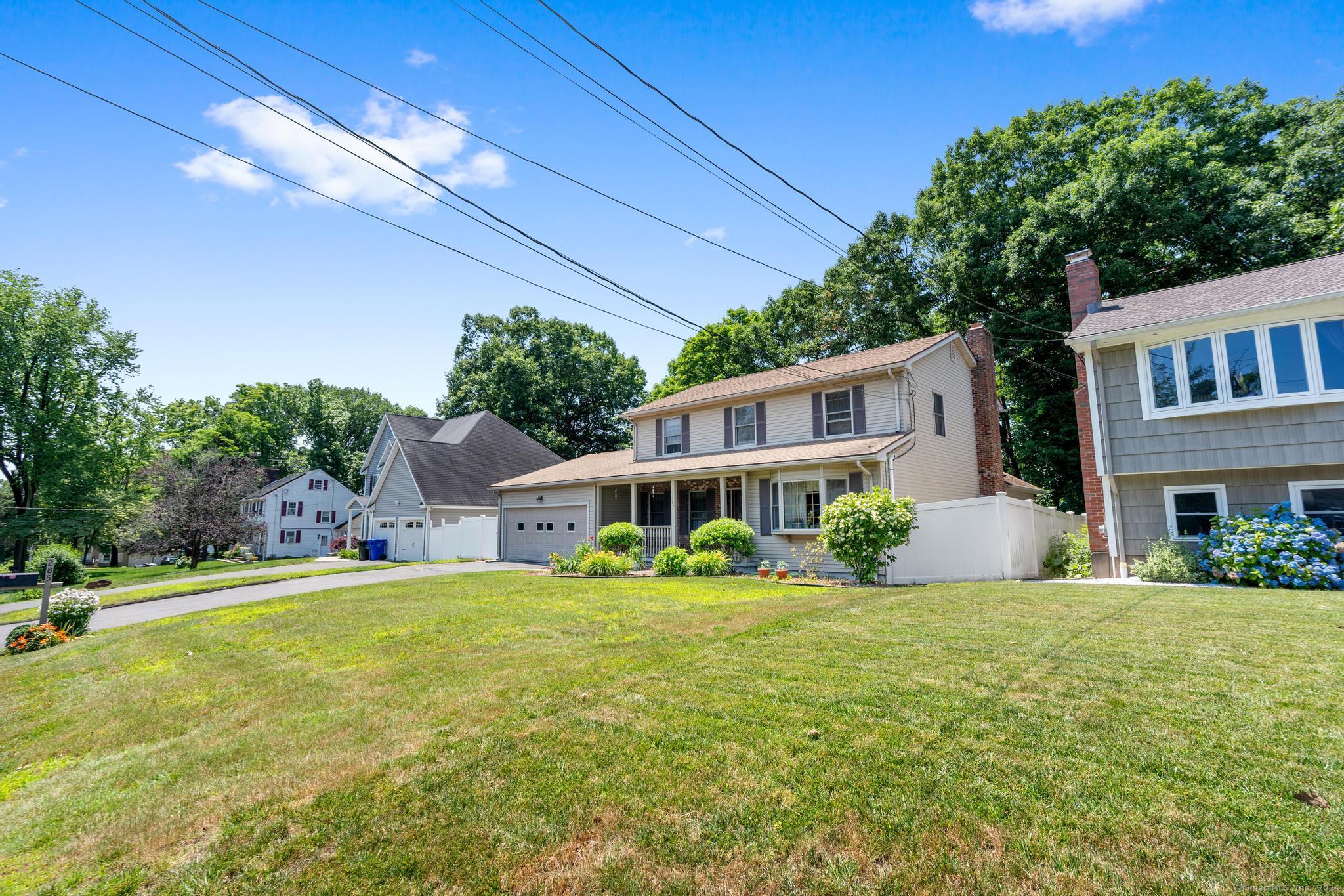 Photo 2 of 40 of 285 Orchard Avenue house