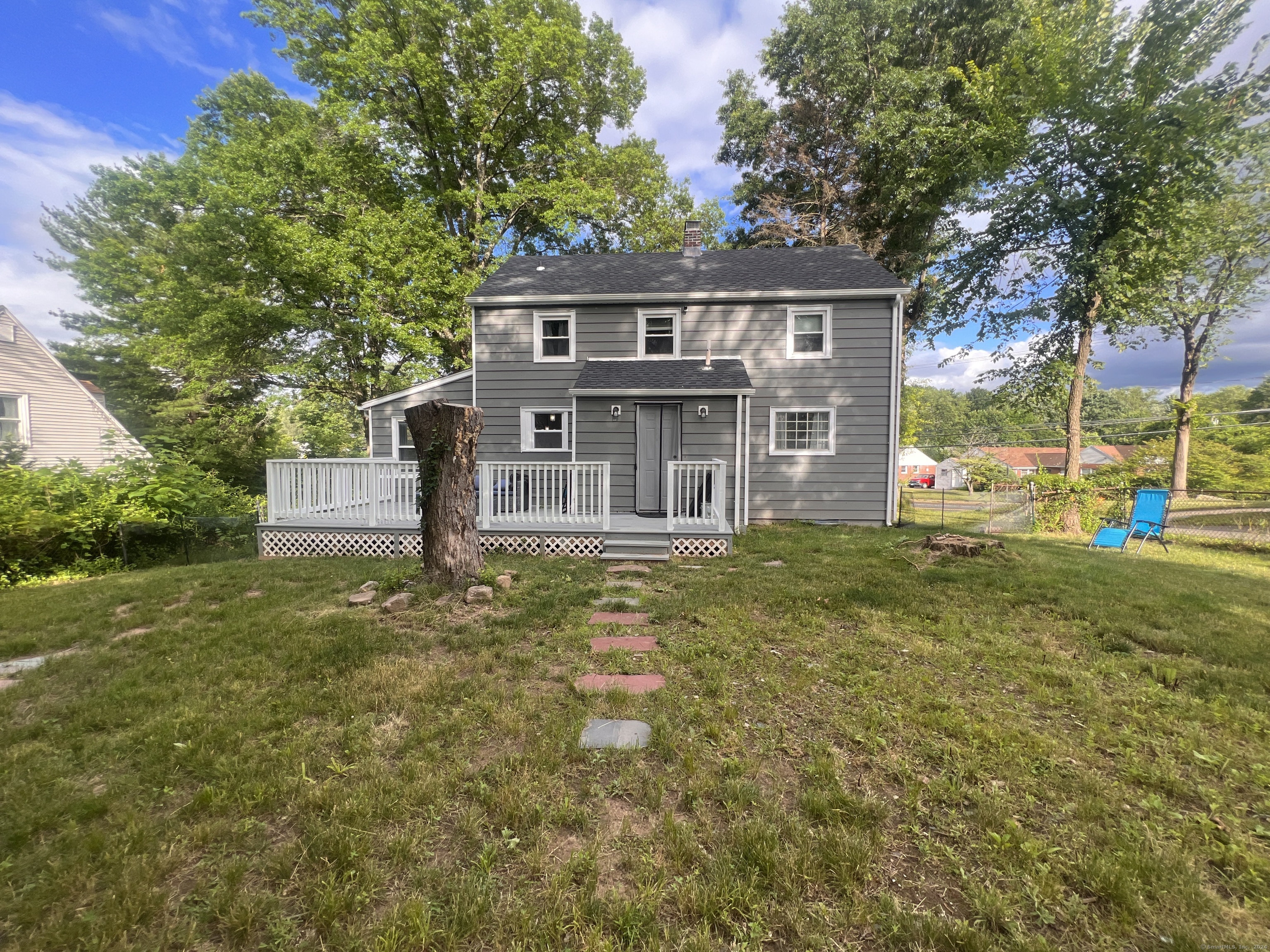 Photo 2 of 18 of 28 Hartford Avenue house