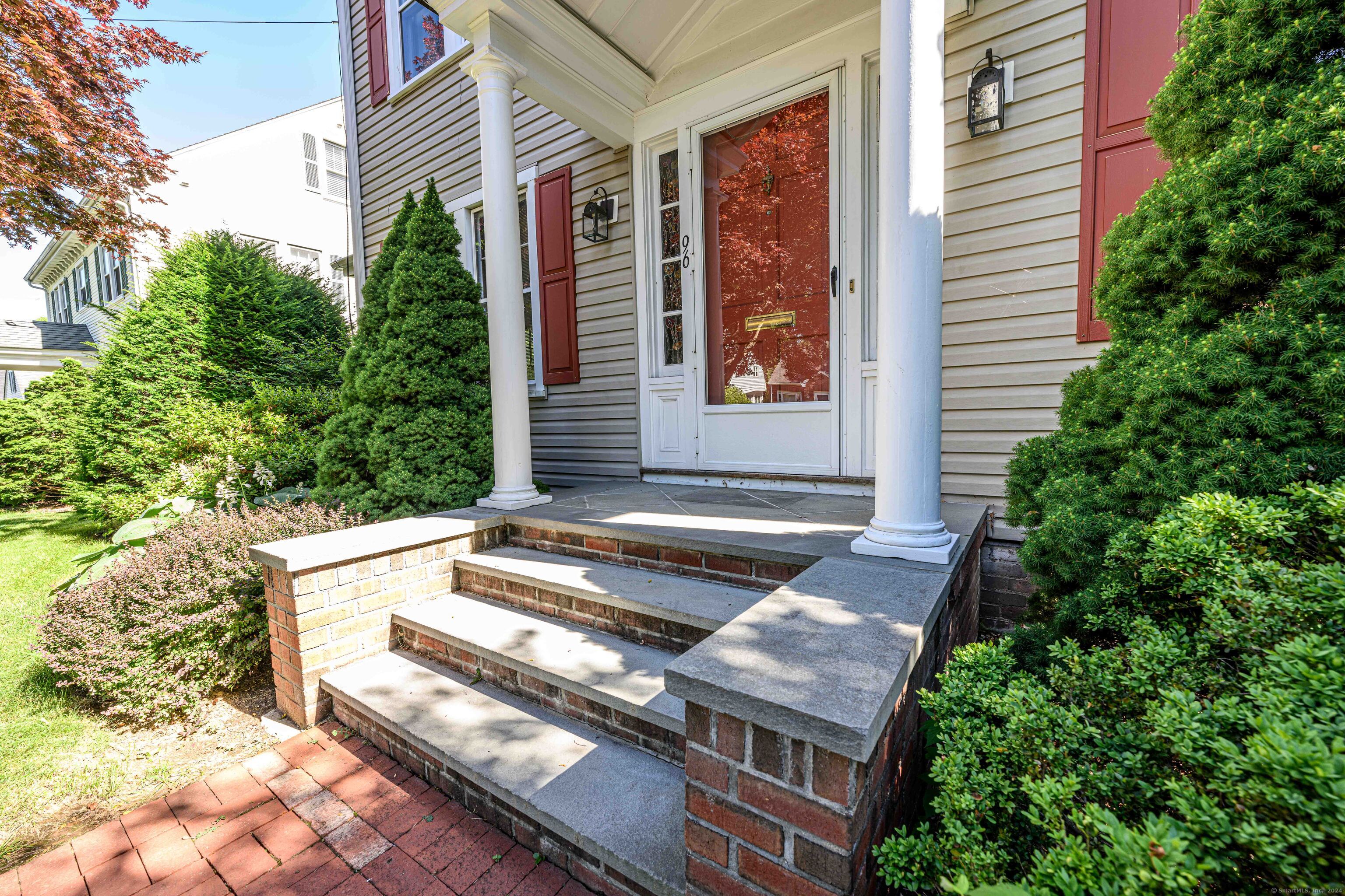 Photo 4 of 28 of 96 Ridgewood Avenue house