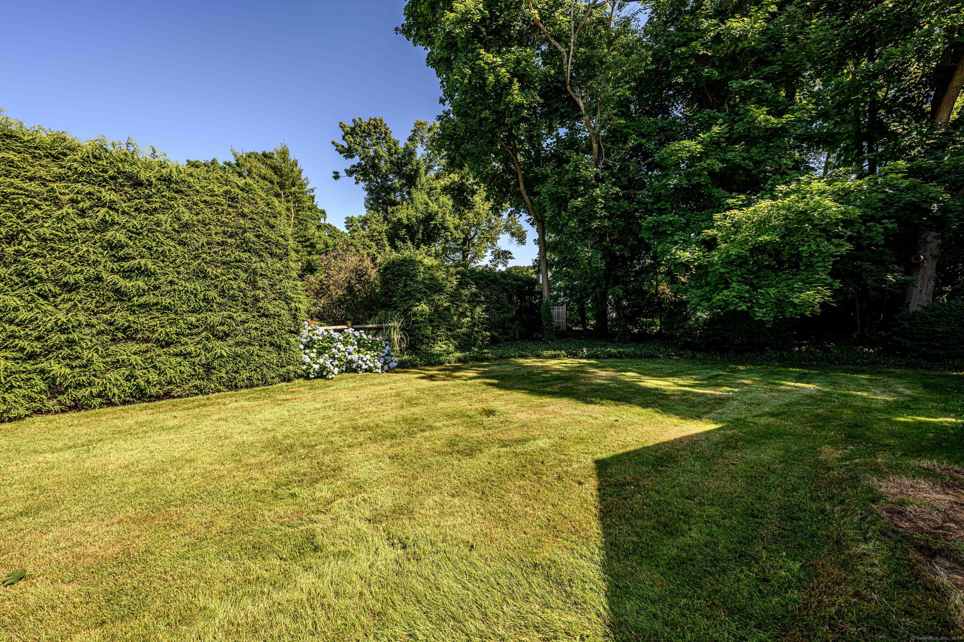 Photo 6 of 28 of 96 Ridgewood Avenue house