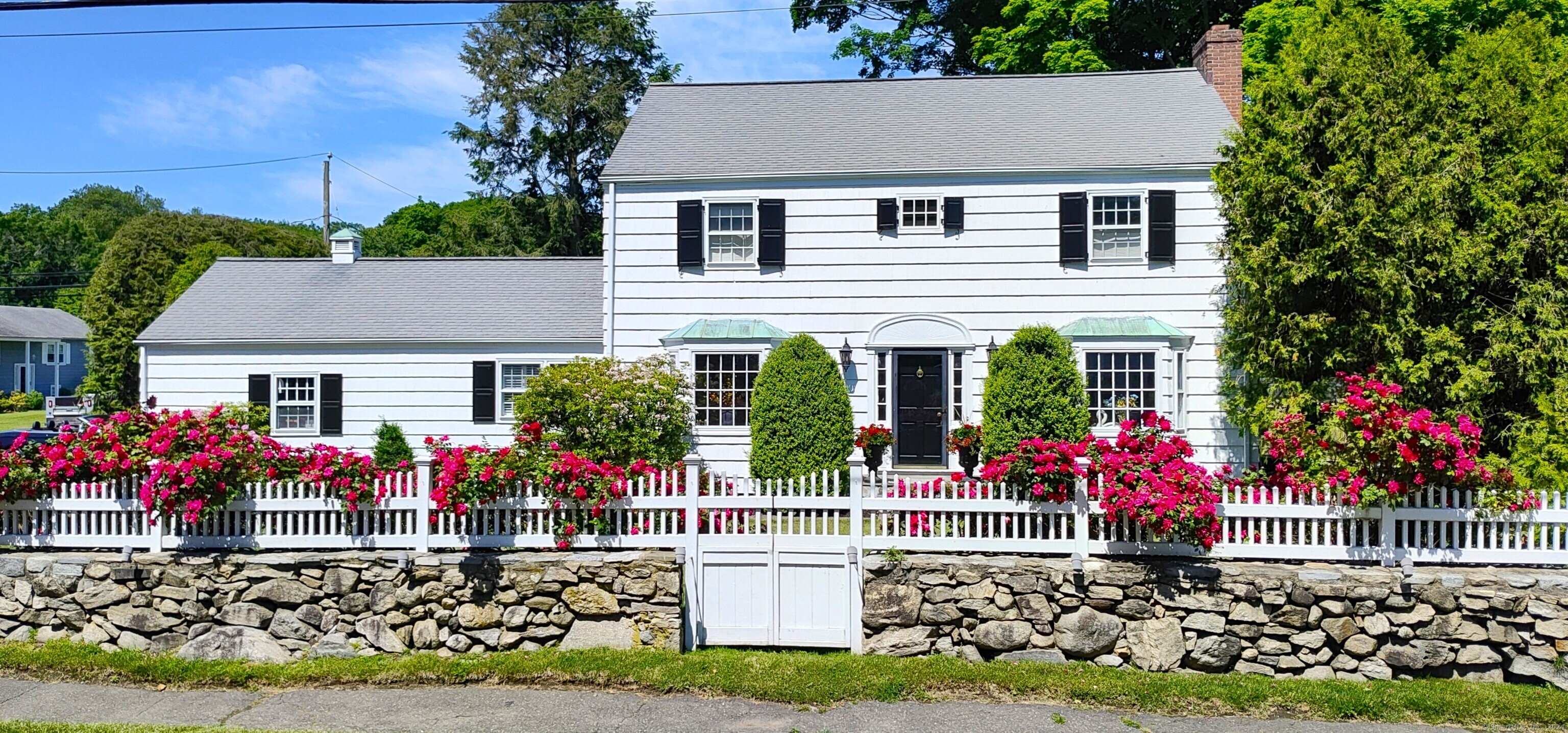 Photo 1 of 33 of 2 Stonybrook Road house