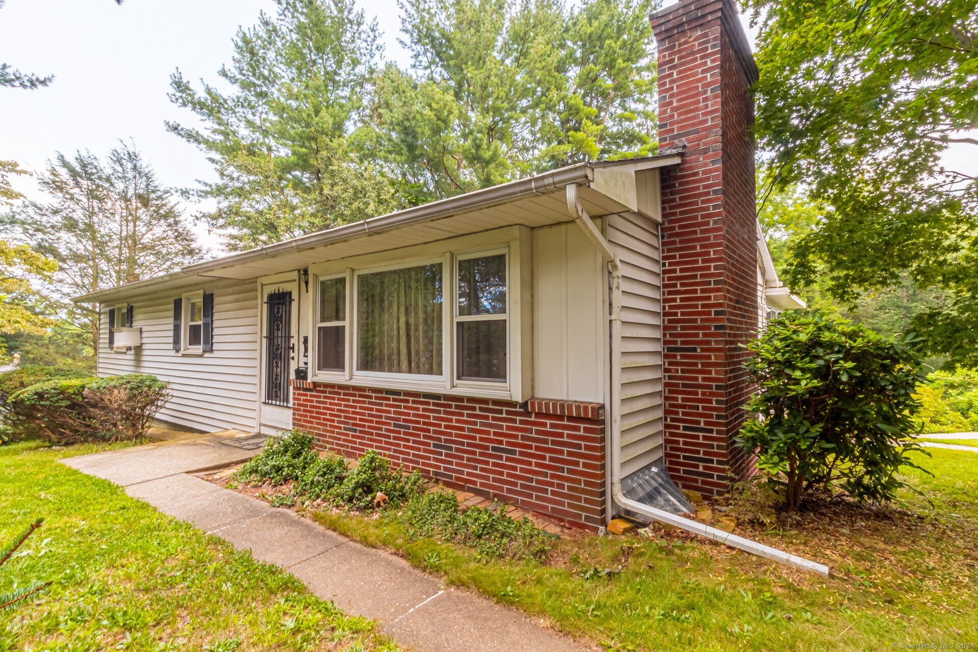 Photo 1 of 40 of 28 Perry Avenue house