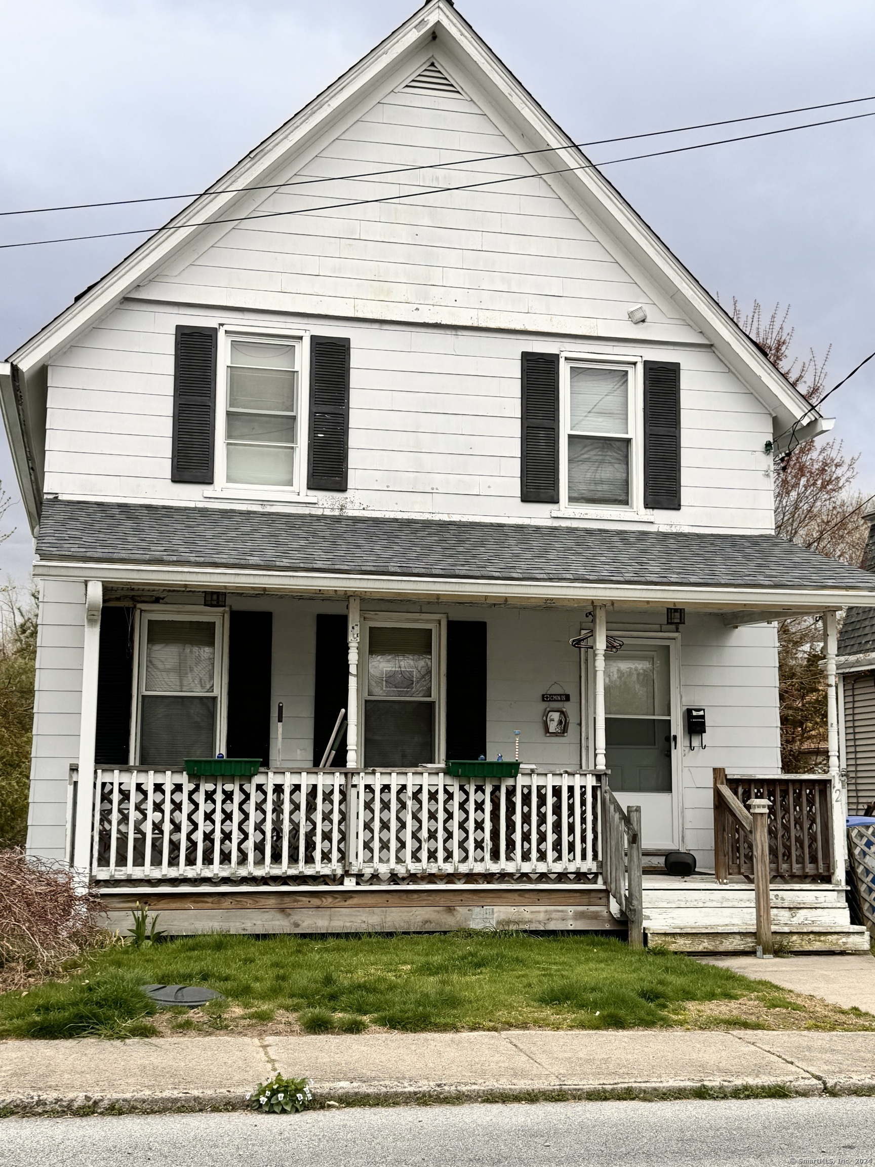 Photo 1 of 13 of 12 Saint Regis Avenue house