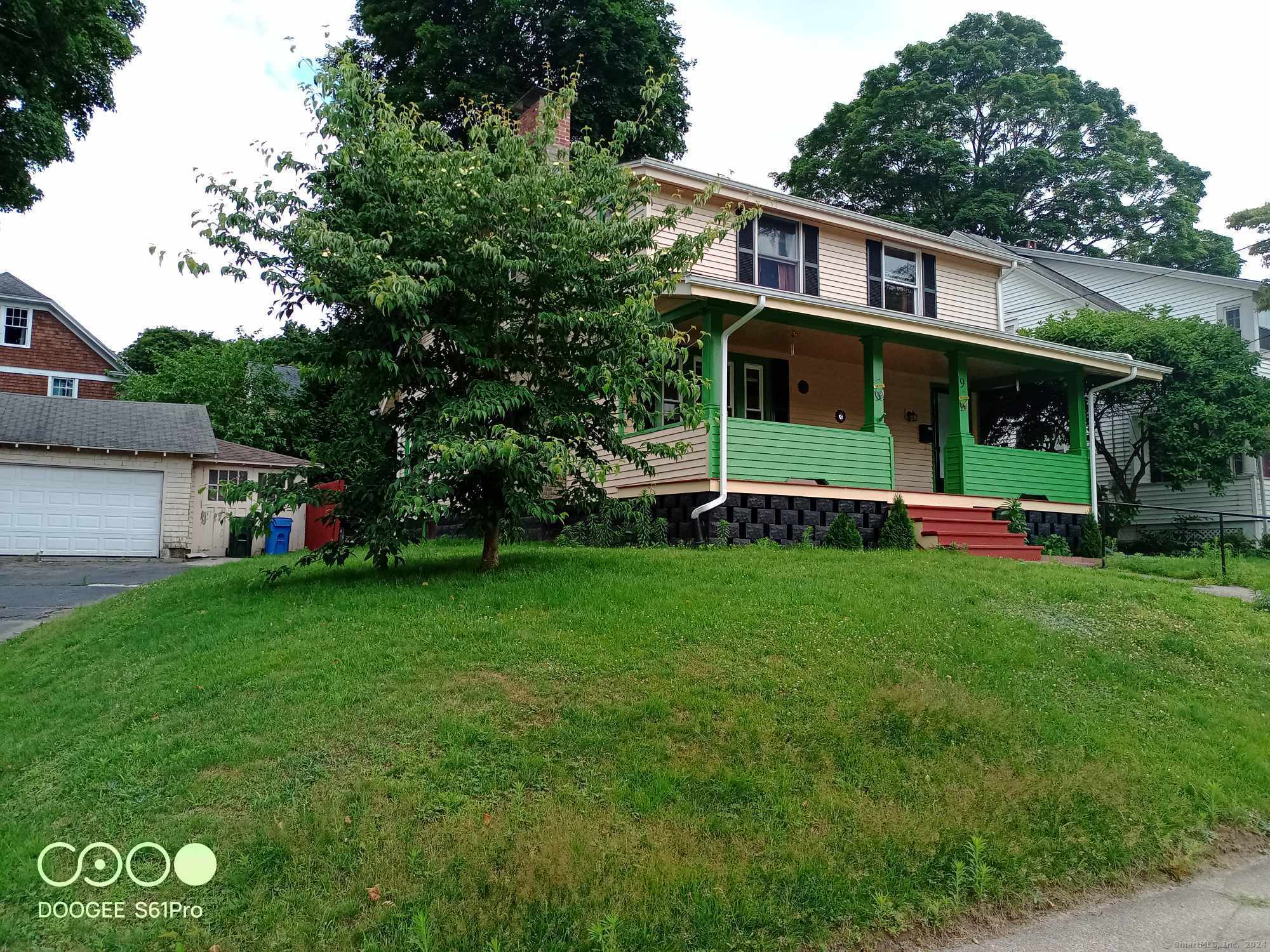 Photo 3 of 34 of 9 Elmwood Avenue house