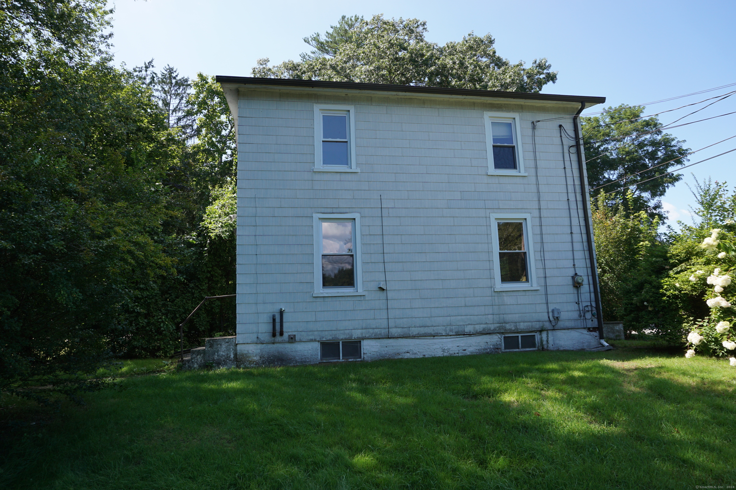 Photo 4 of 15 of 2 School Avenue AKA 69 Talcott Occum Rd house