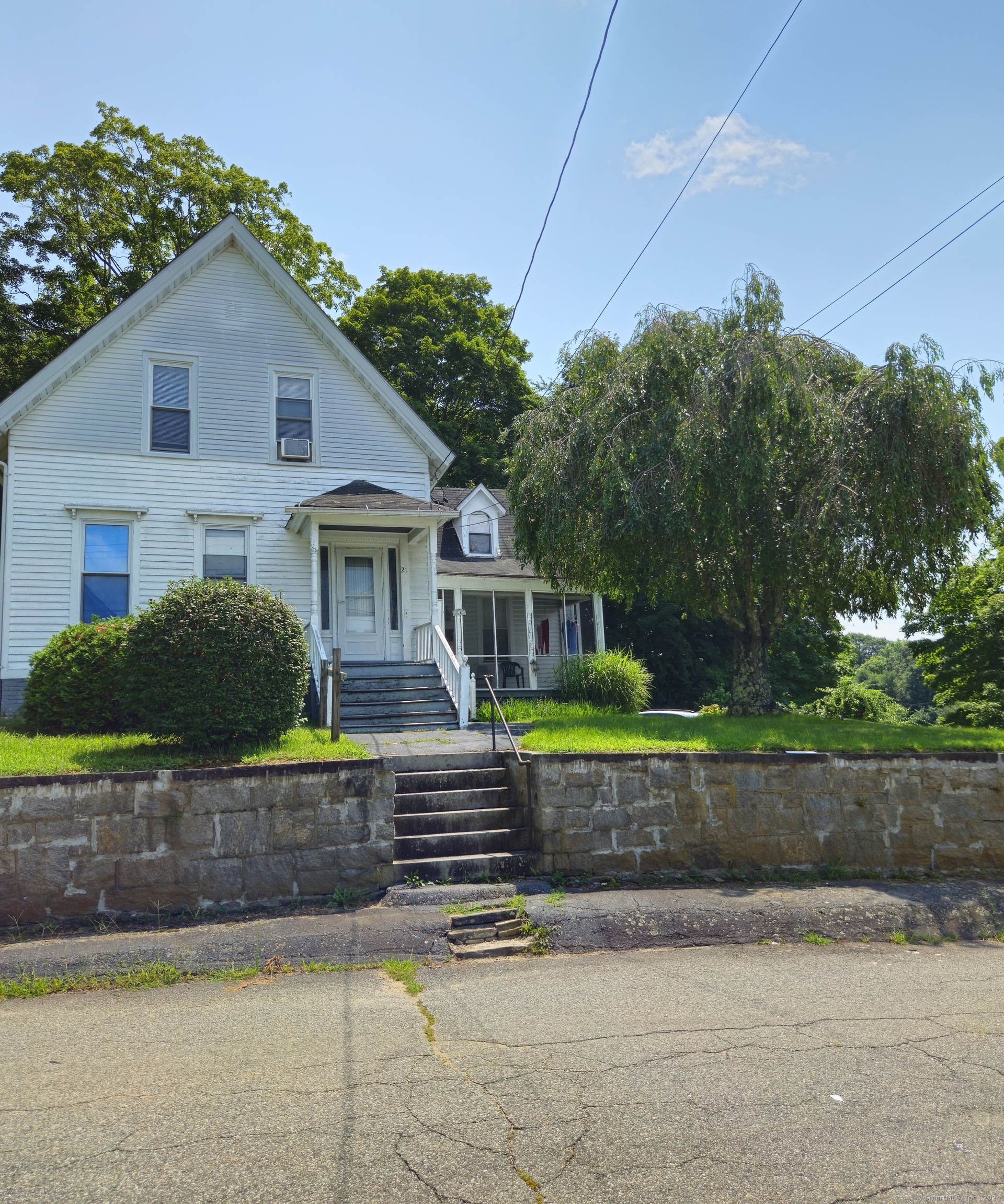 Photo 2 of 29 of 21 Mulberry Street house