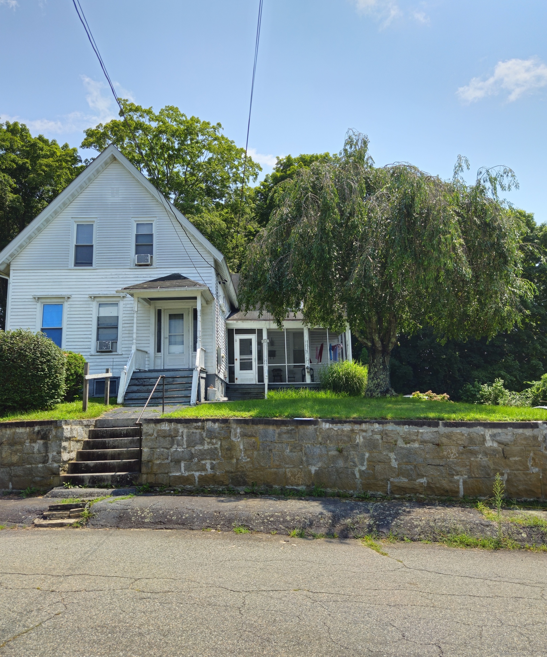 Photo 3 of 29 of 21 Mulberry Street house