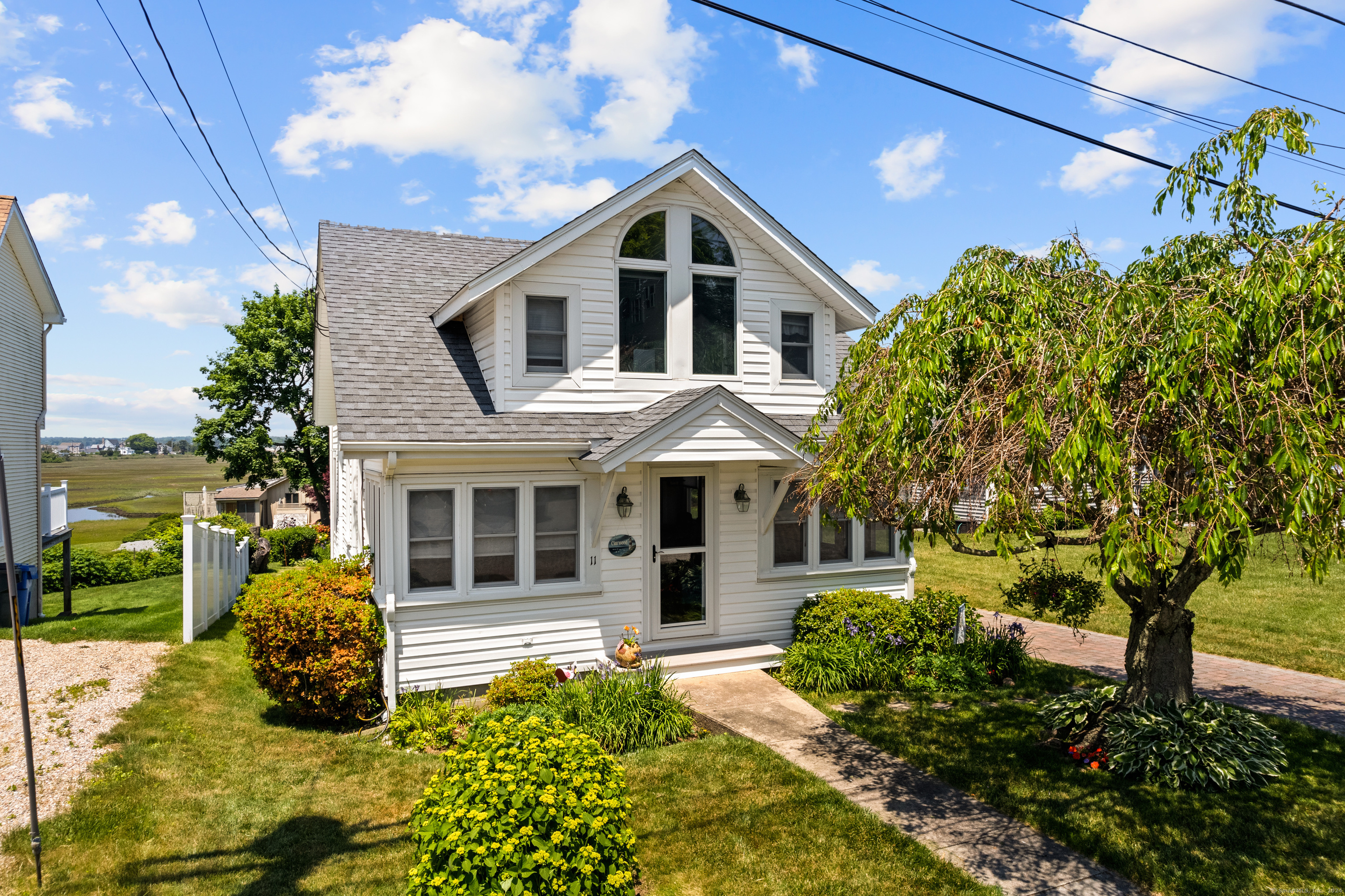 Photo 4 of 40 of 11 Wildwood Road house