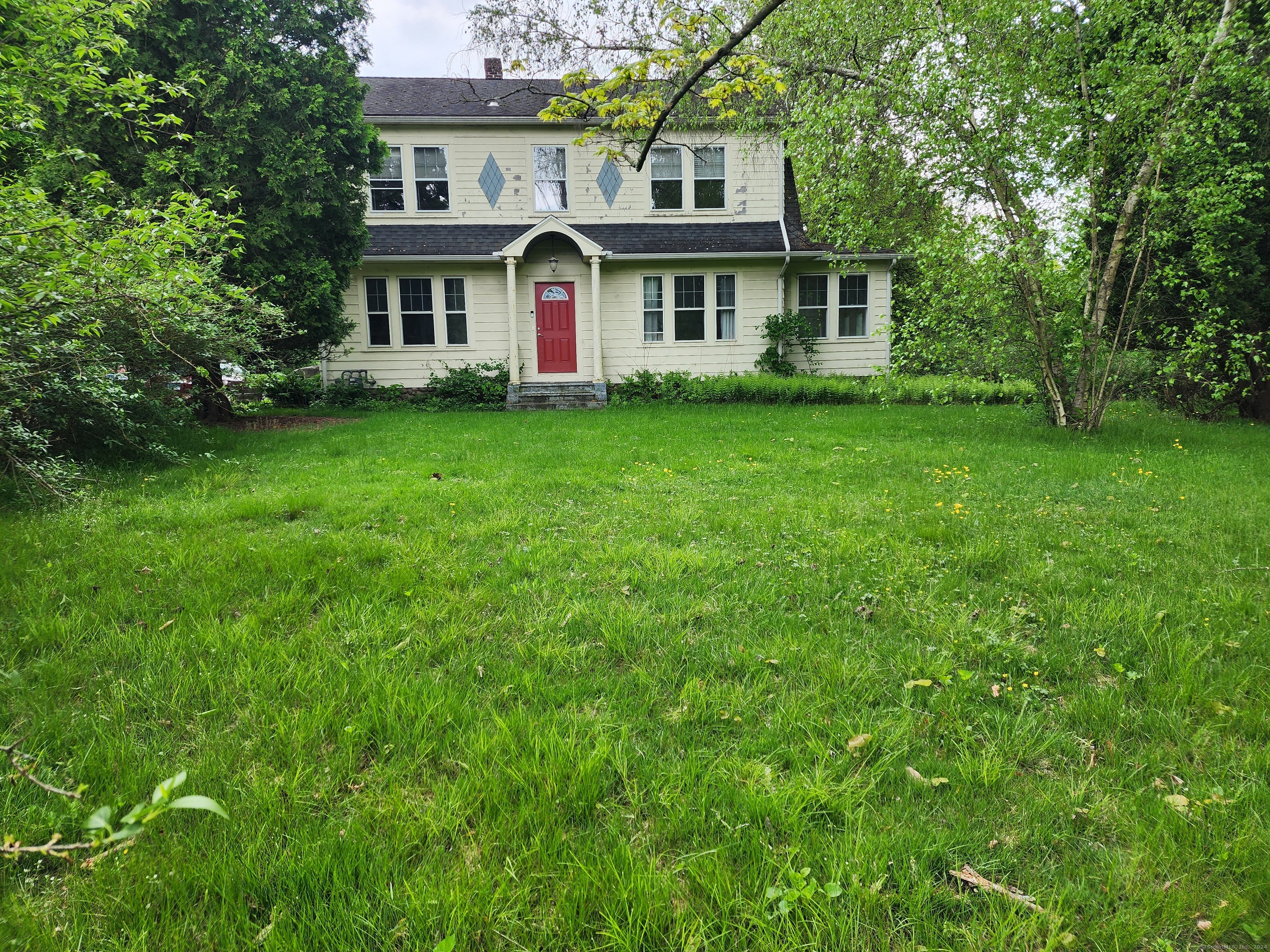 Photo 3 of 24 of 208 Derby Avenue house