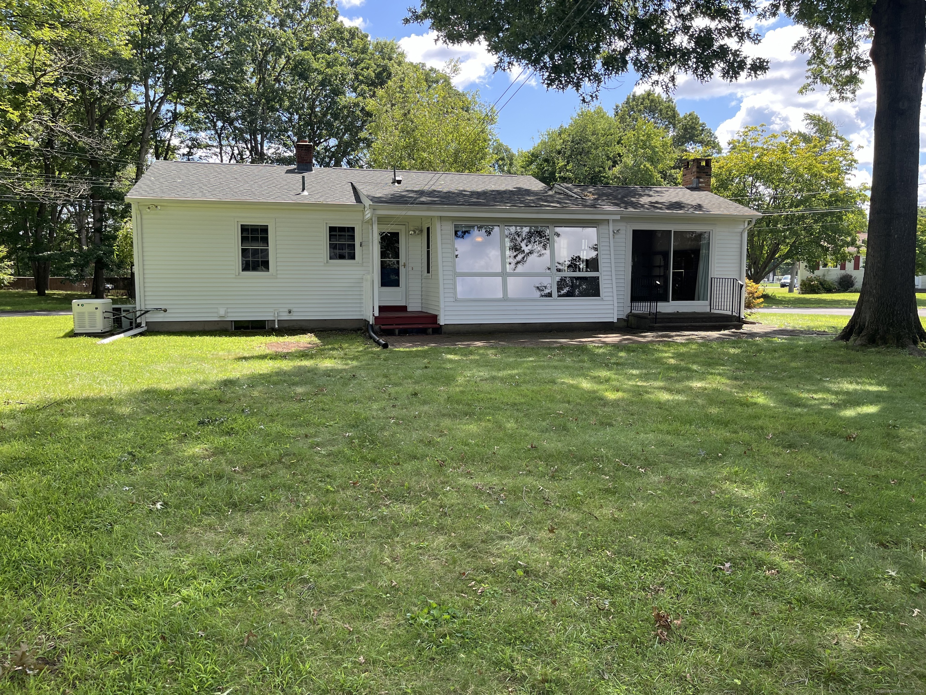 Photo 6 of 24 of 42 Parkside Drive house