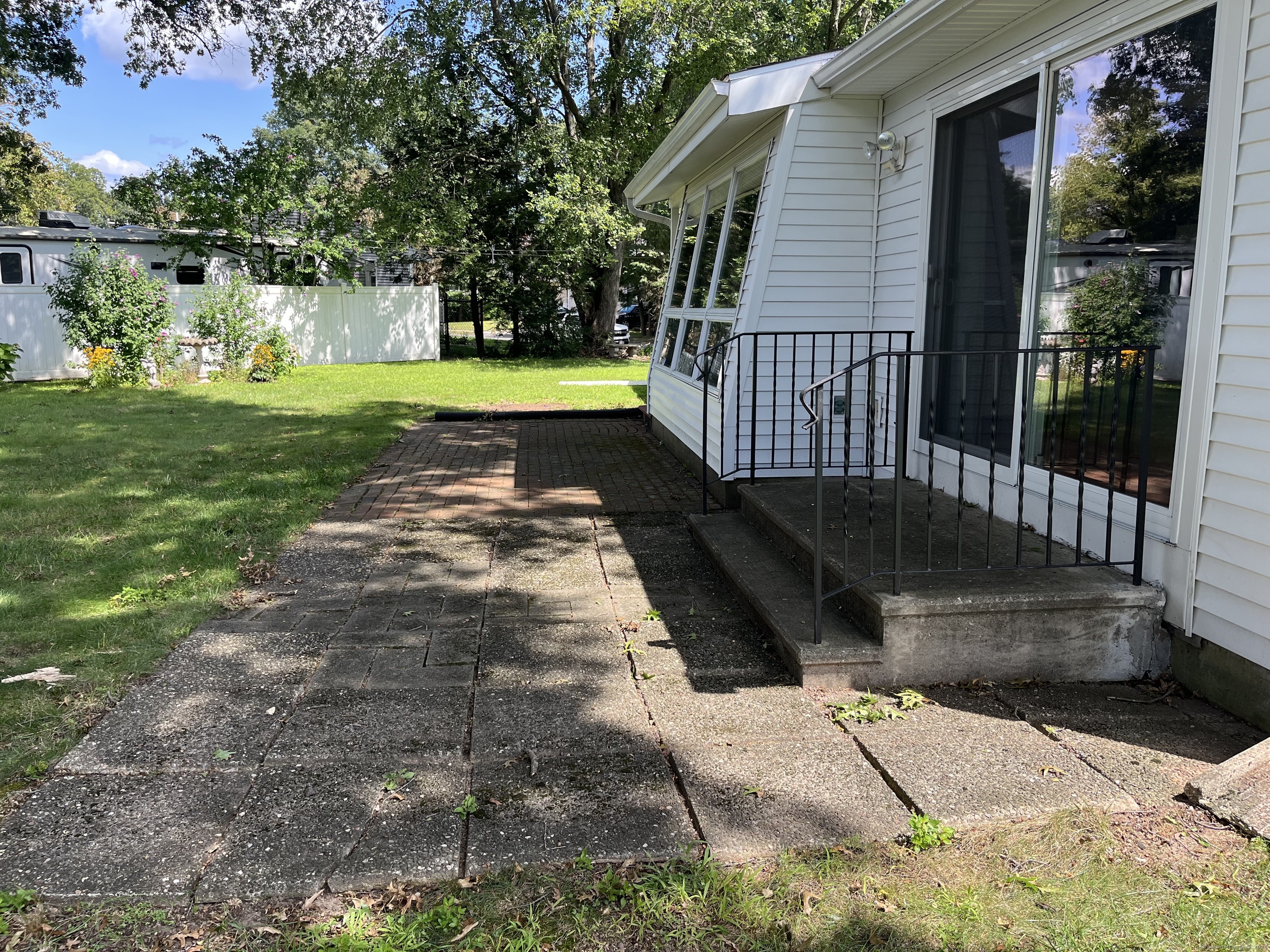 Photo 8 of 24 of 42 Parkside Drive house