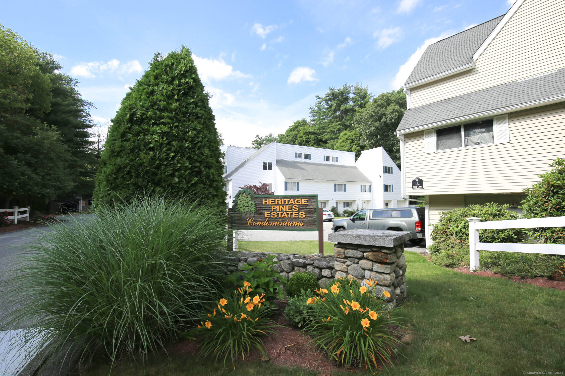 Photo 5 of 29 of 74 Perry Street 183 townhome