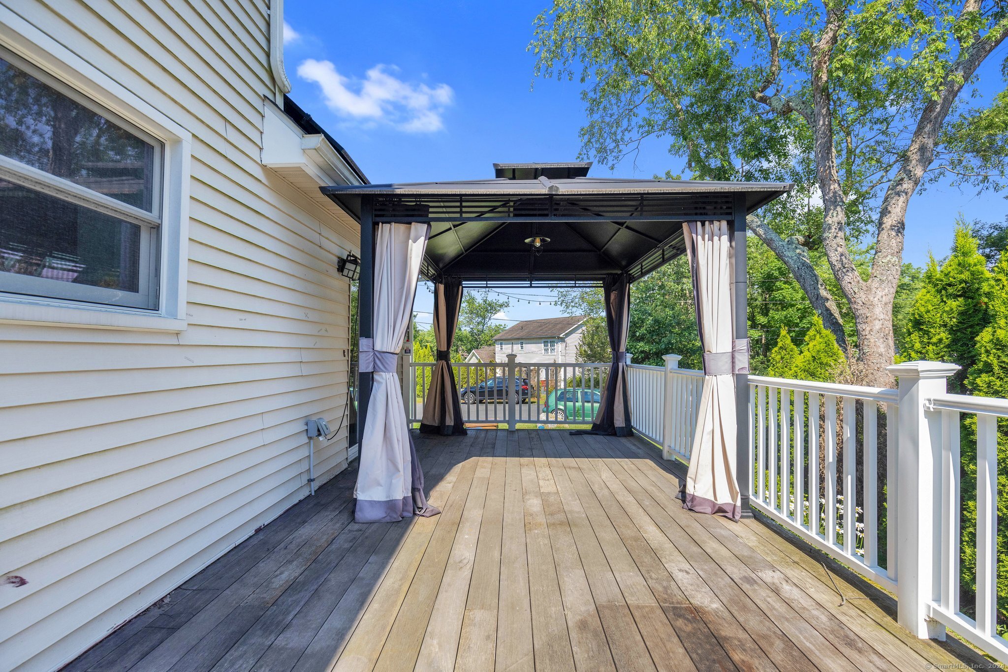 Photo 33 of 39 of 4 Tuxedo Avenue house