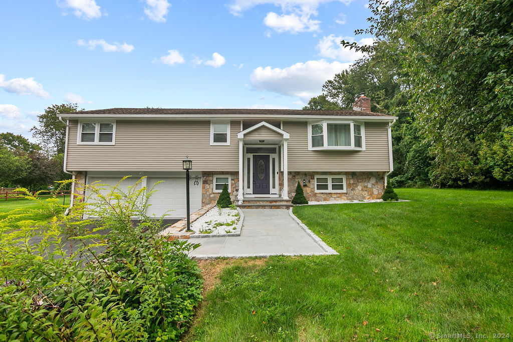 Photo 1 of 37 of 9 North Meadowridge Drive house