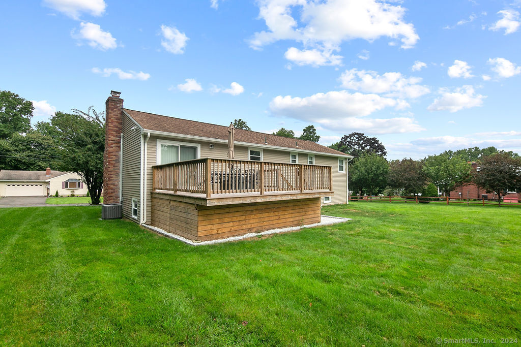 Photo 5 of 37 of 9 North Meadowridge Drive house