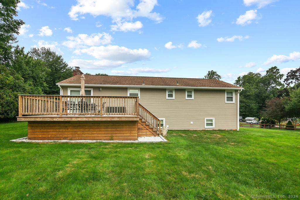 Photo 6 of 37 of 9 North Meadowridge Drive house