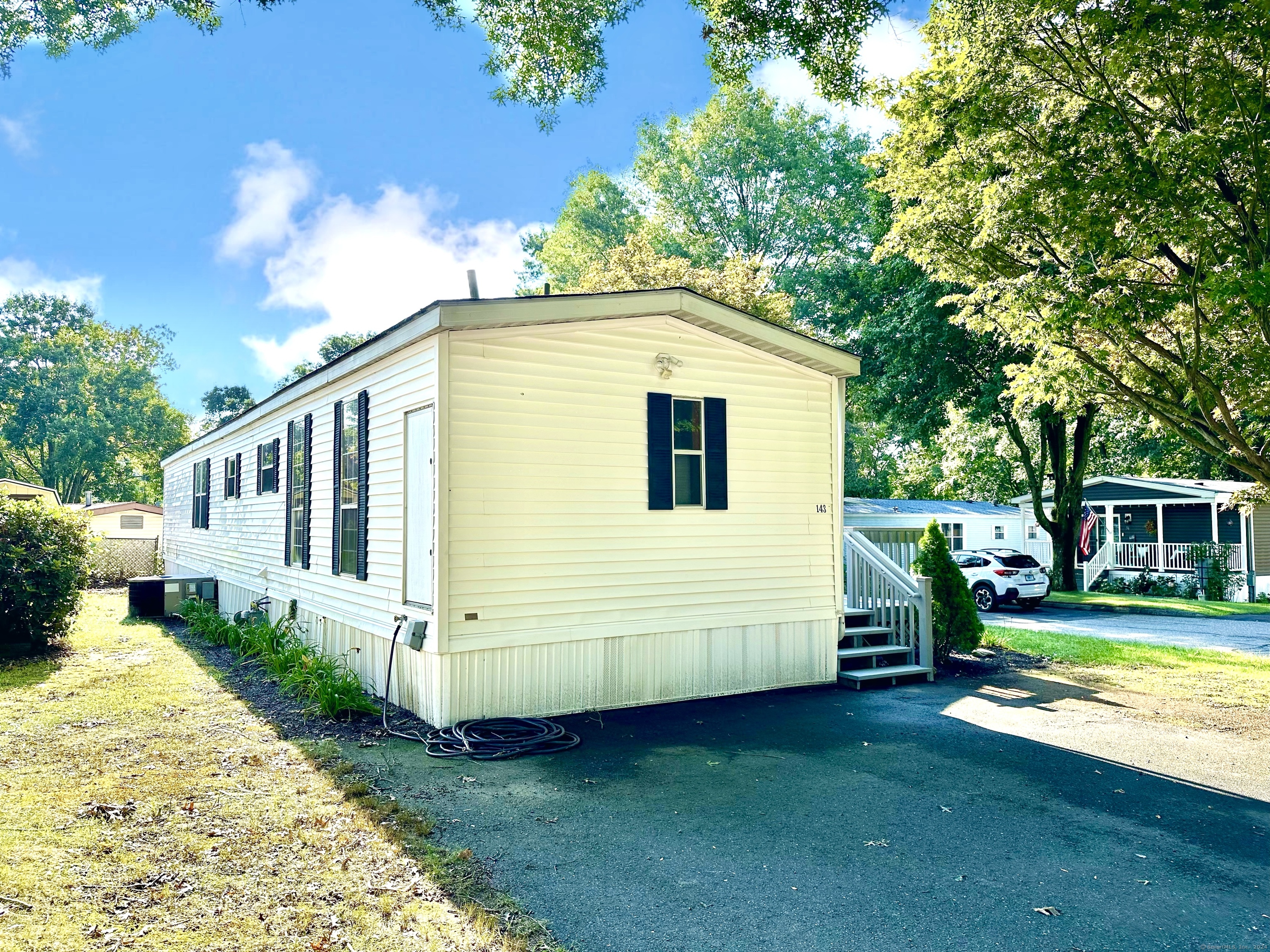 Photo 5 of 21 of 143 Woodland Park mobile home