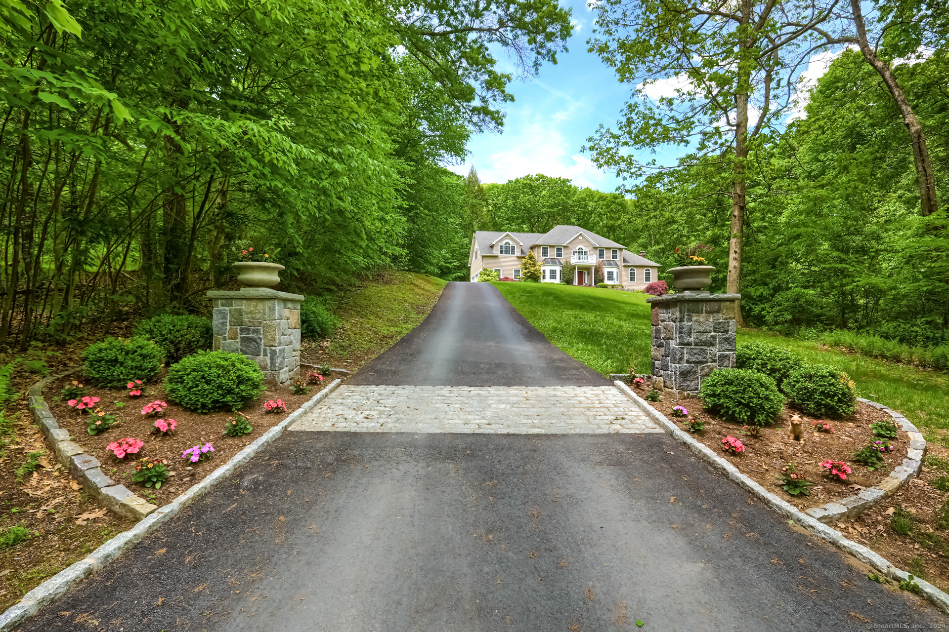 Photo 1 of 38 of 5 Old Hickory Lane house