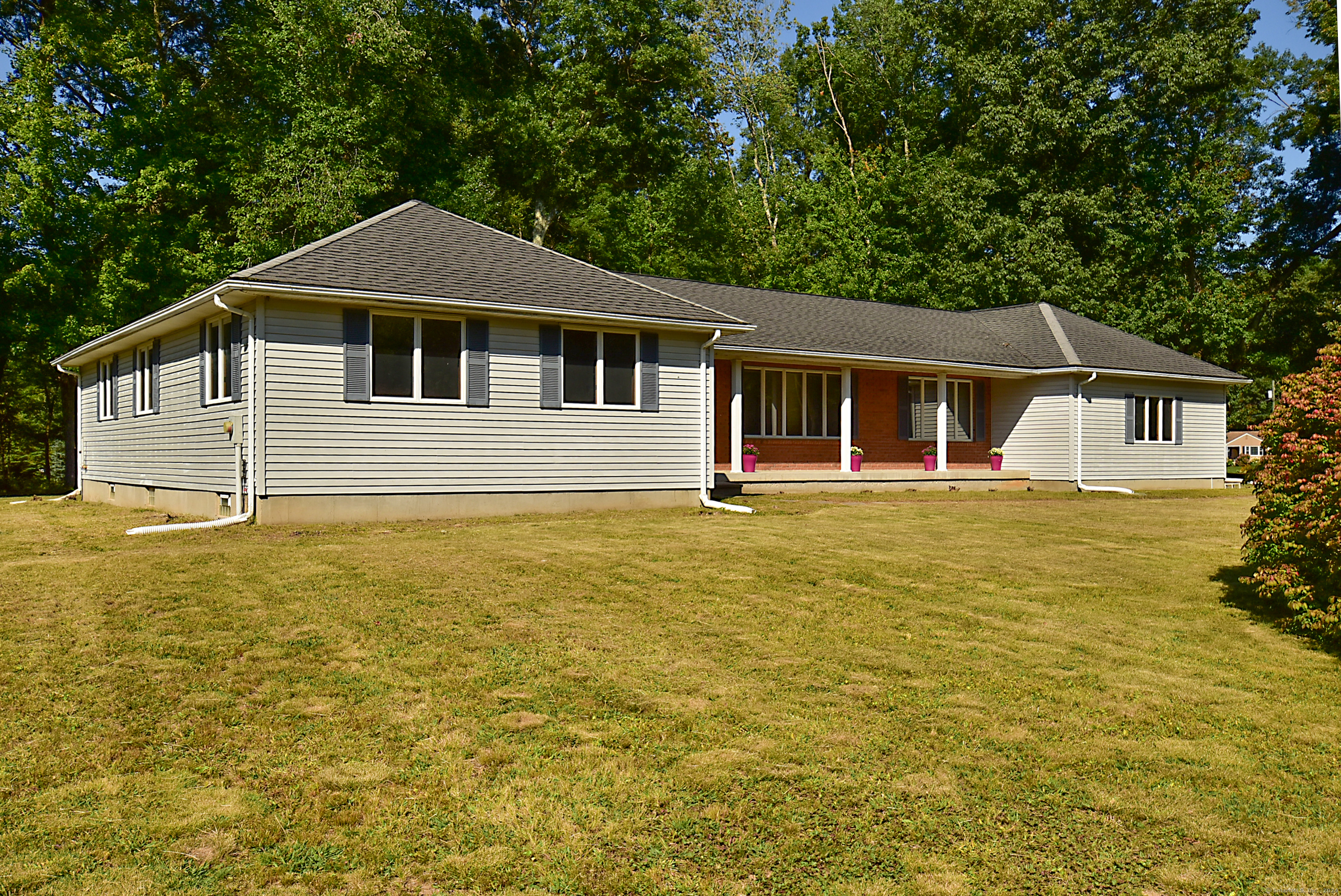 Photo 1 of 37 of 85 McCulloch Drive house