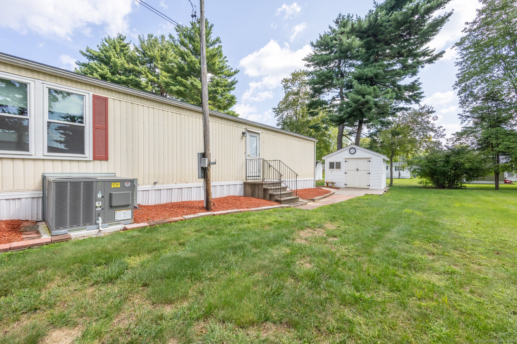 Photo 5 of 23 of 24 Red Oak Drive mobile home