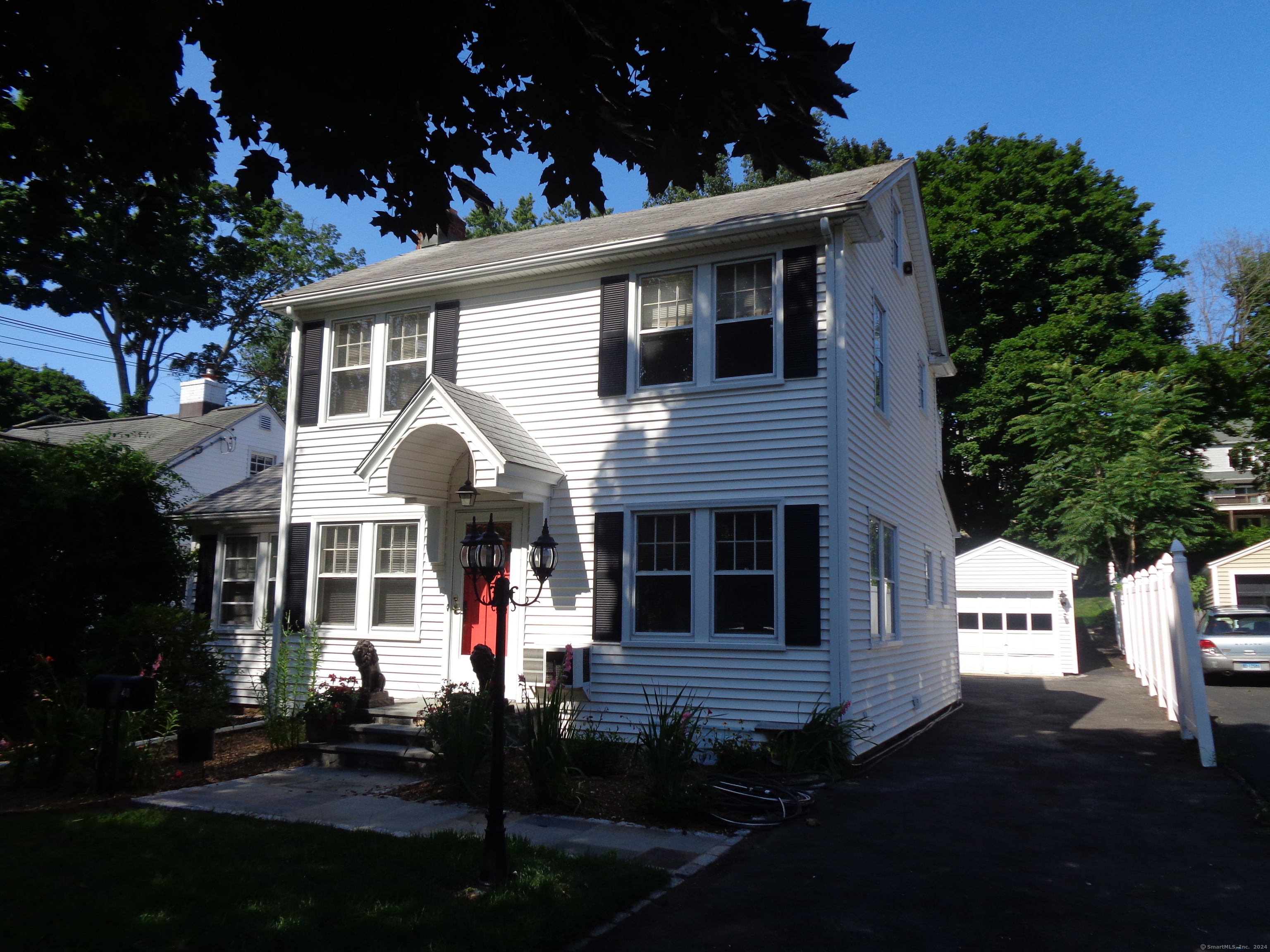 Photo 1 of 30 of 40 Midland Avenue house