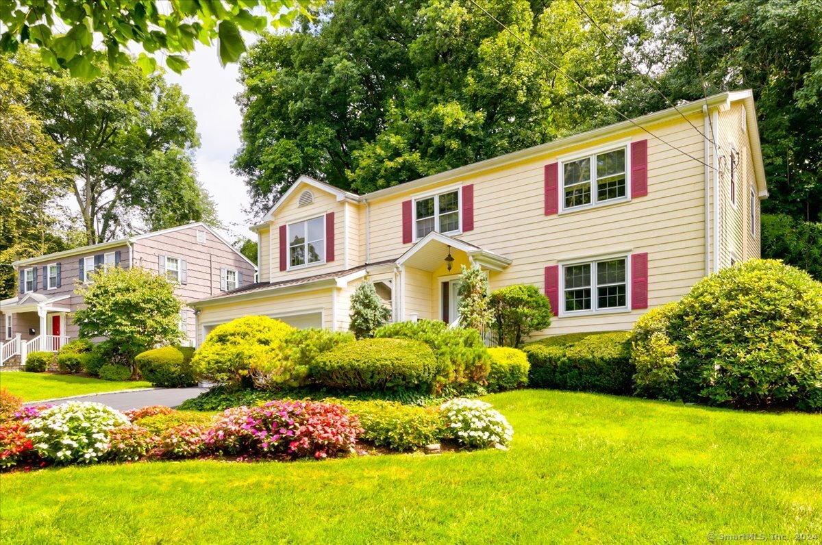 Photo 3 of 5 of 186 Overbrook Drive house