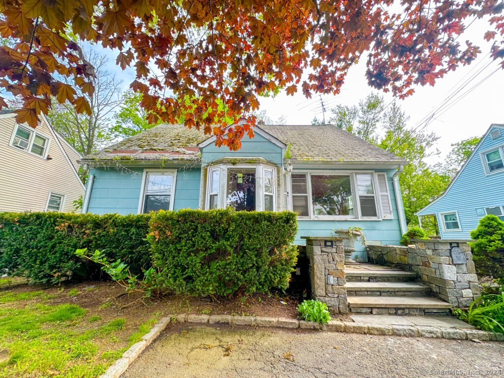 Photo 1 of 28 of 87 Holcomb Avenue house