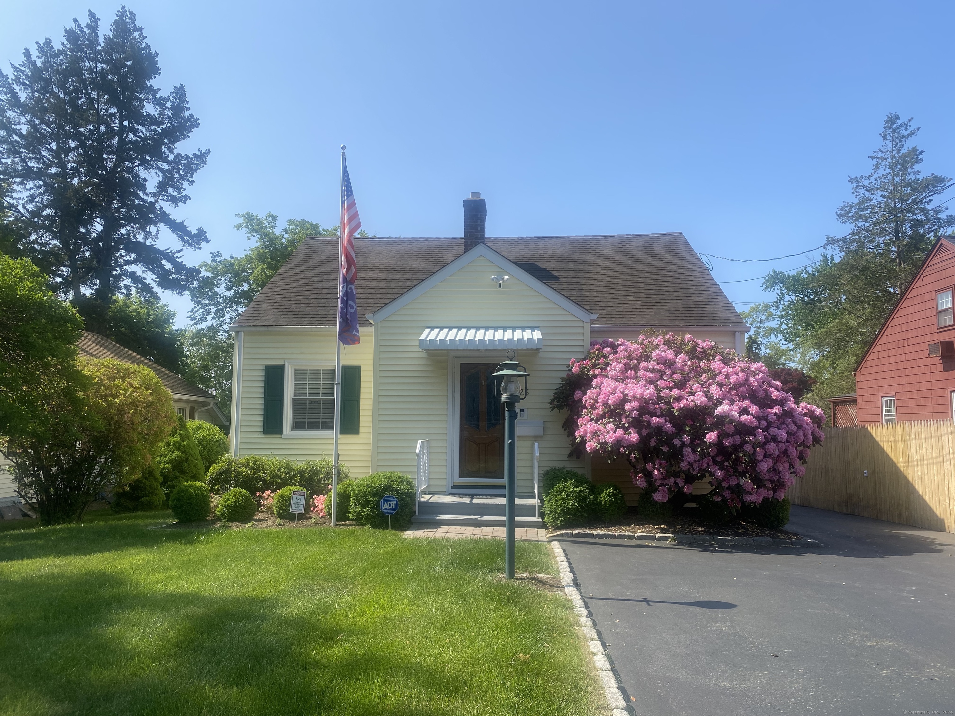 Photo 1 of 37 of 26 Knollwood Avenue house