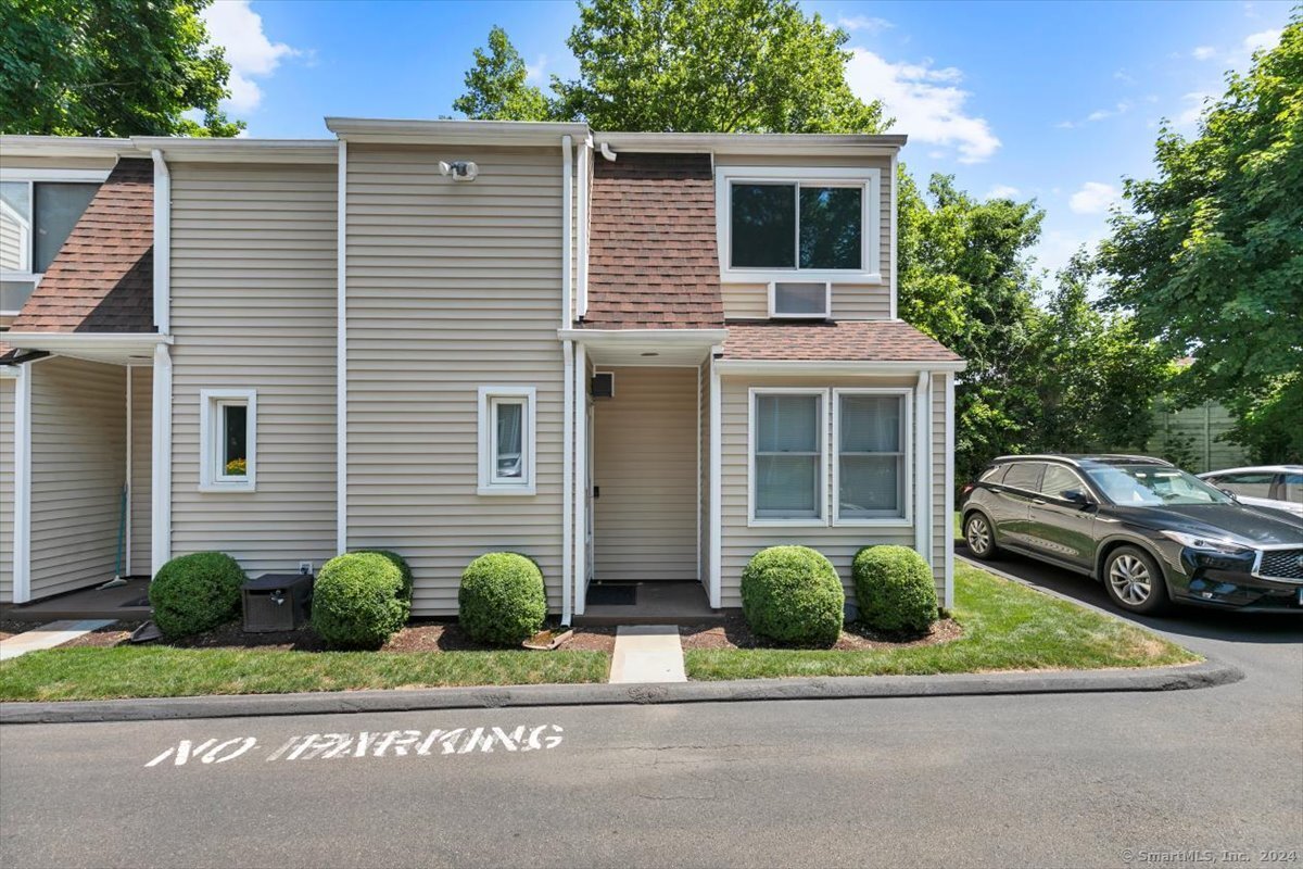 Photo 1 of 24 of 30 De Bera Lane #9 townhome