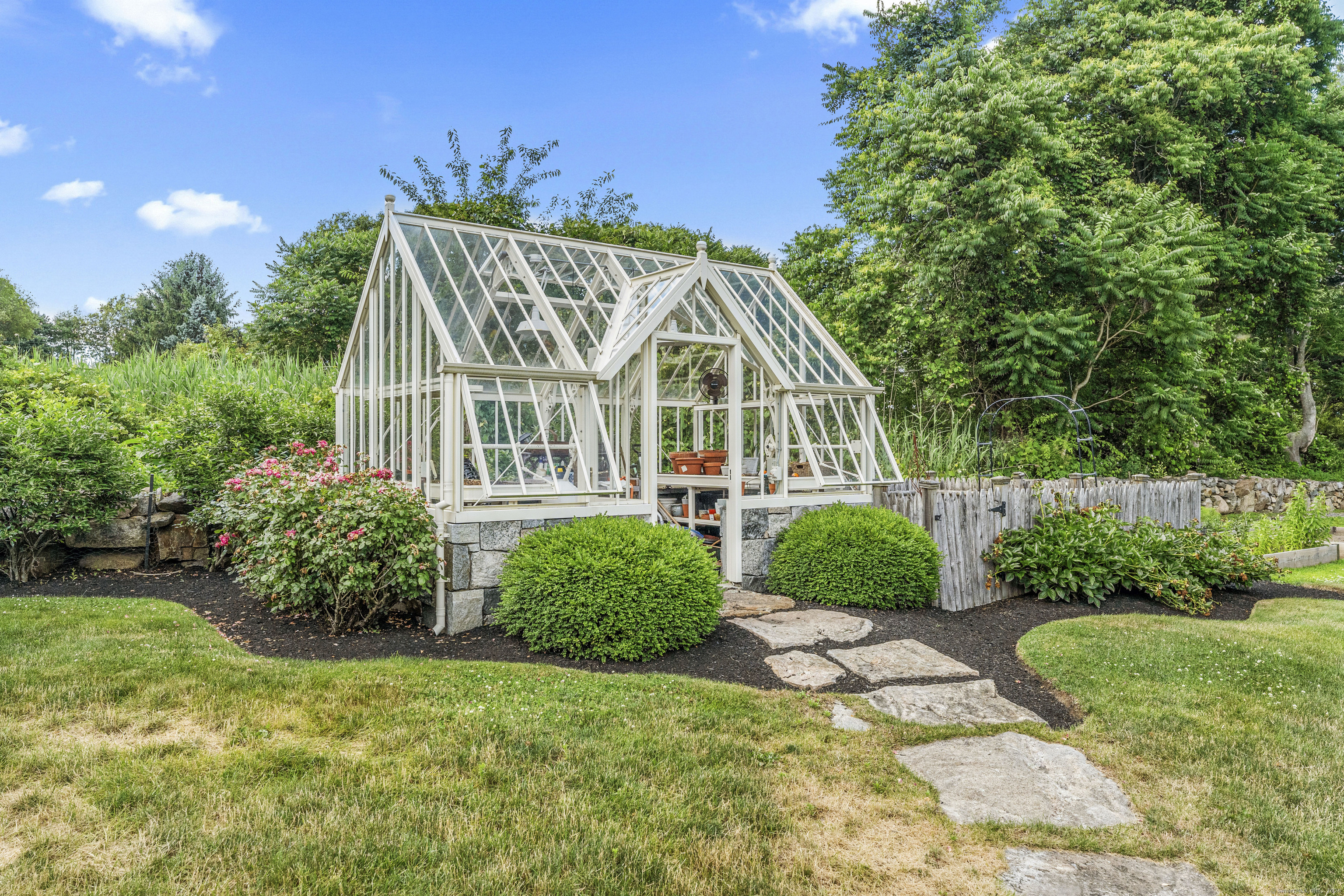 Photo 33 of 40 of 50 Montauk Avenue house