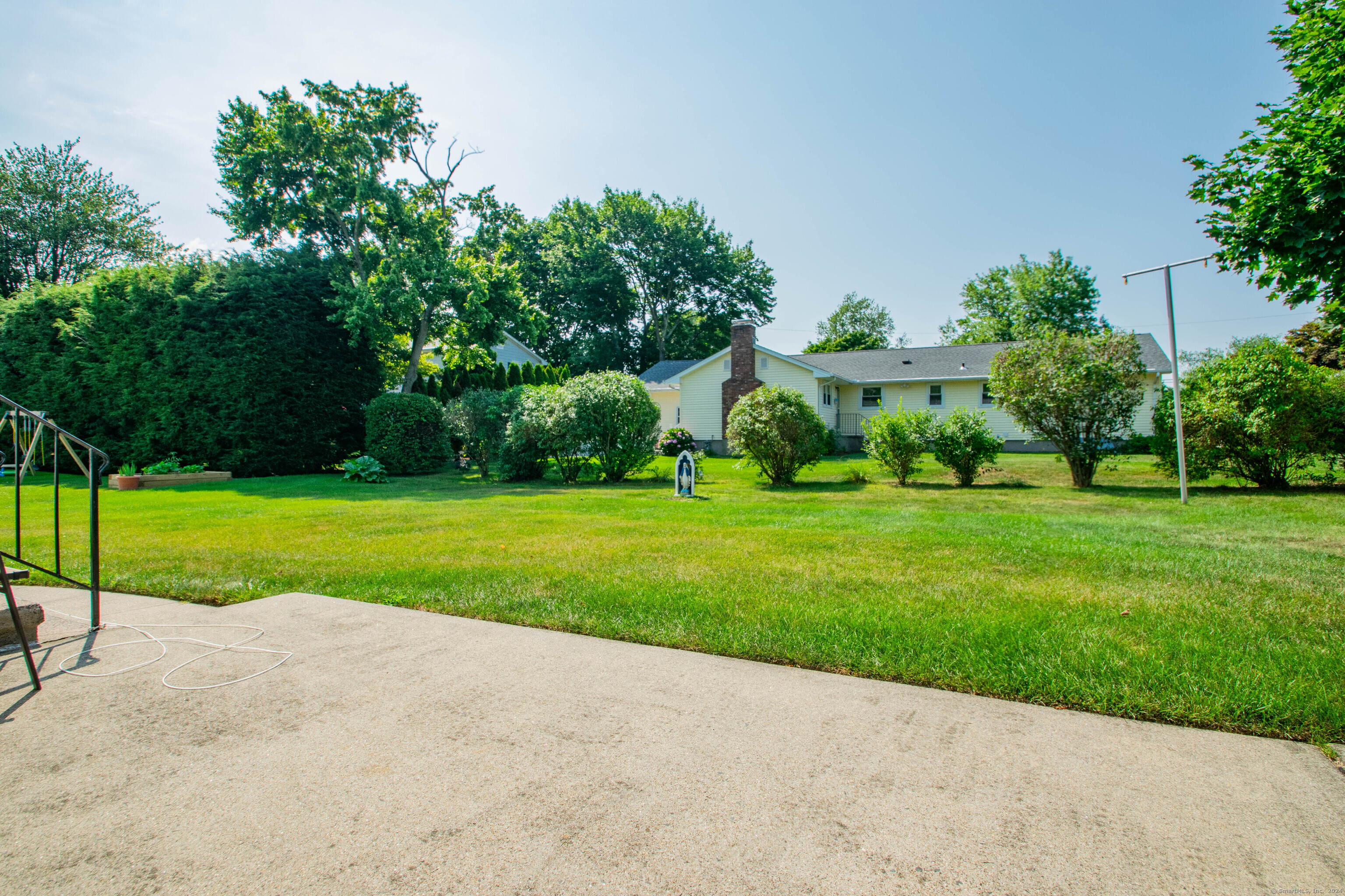 Photo 3 of 18 of 55 Wigwam Lane house