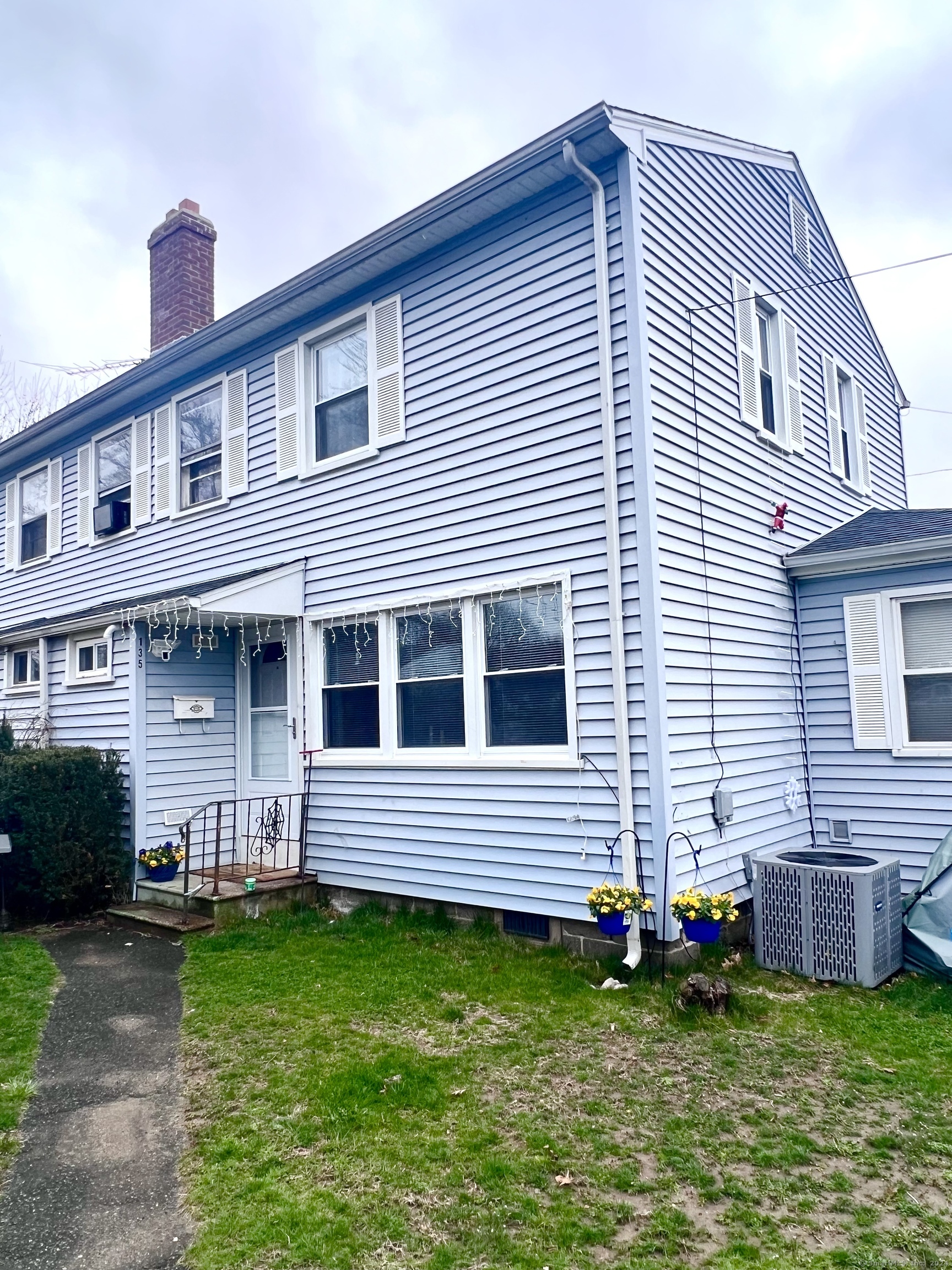 Photo 1 of 11 of 135 Marsh Way townhome