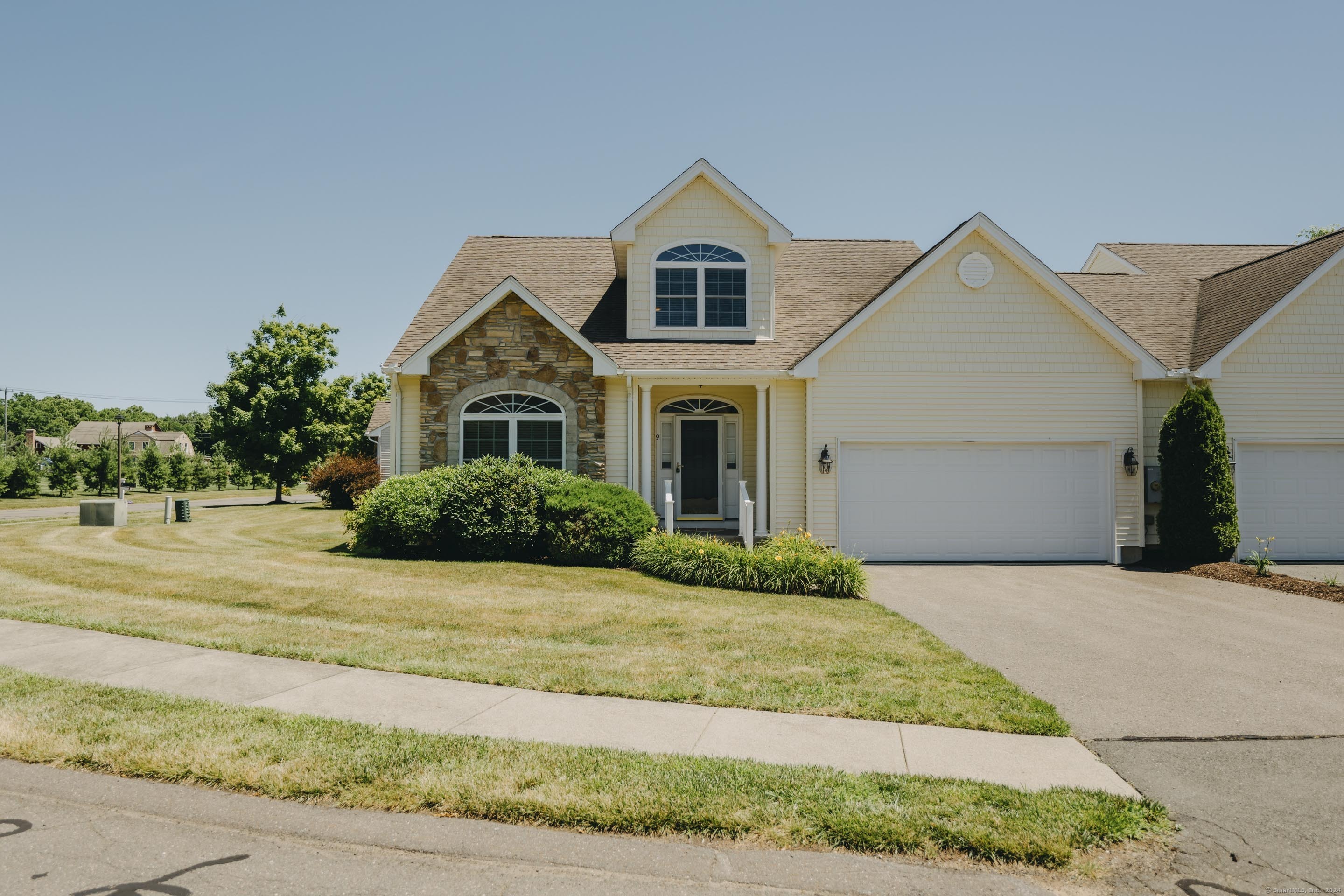 Photo 1 of 40 of 9 Green Briar Drive 9 townhome