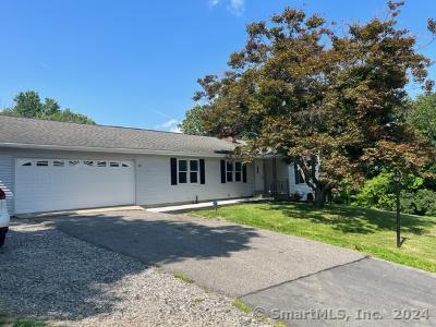 Photo 1 of 26 of 322 Hickory Hill Road house