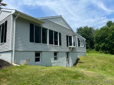 Photo 3 of 26 of 322 Hickory Hill Road house